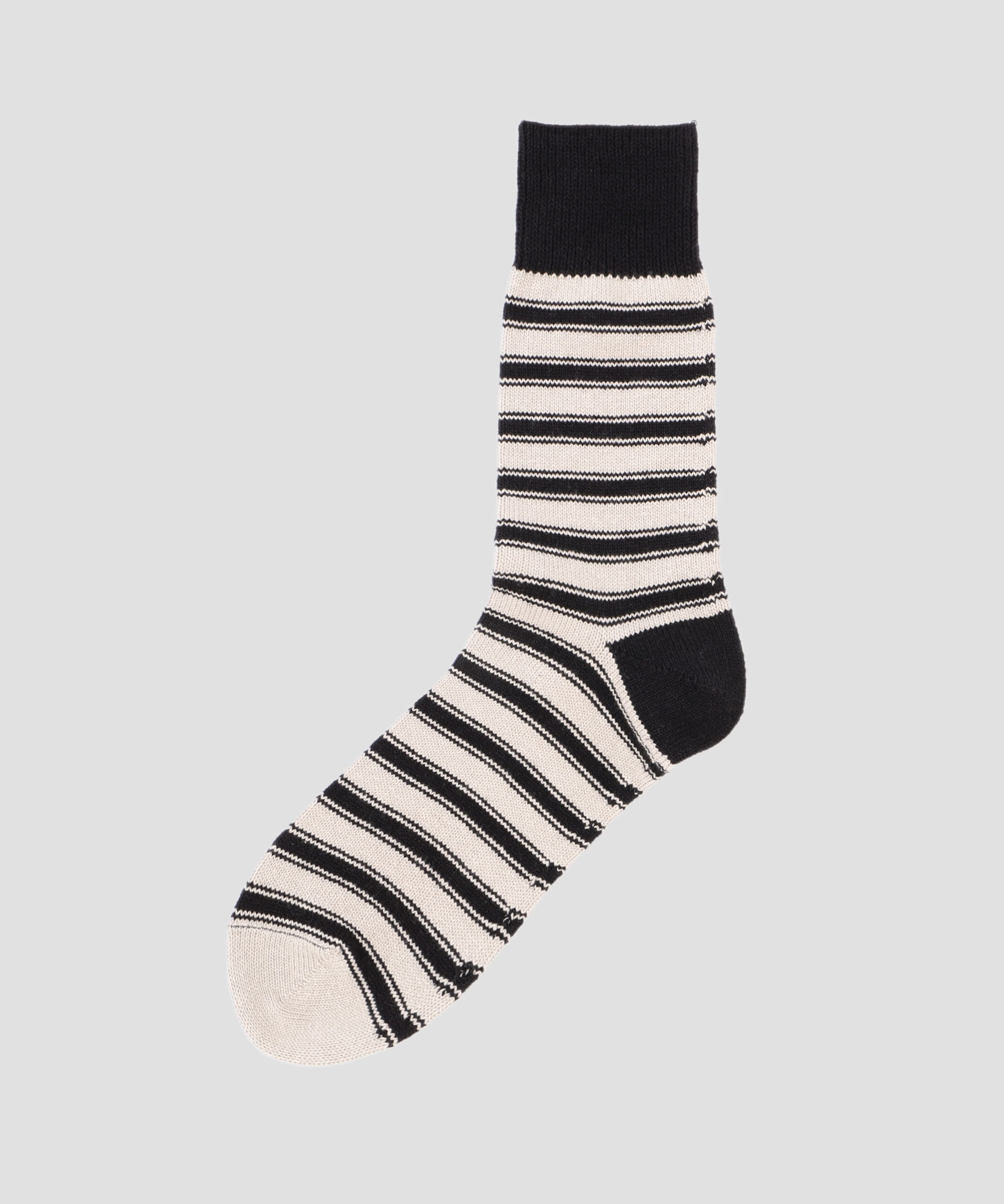 MHL.「NARROW STRIPE COTTON SOCKS」|ソックス|BLACK
