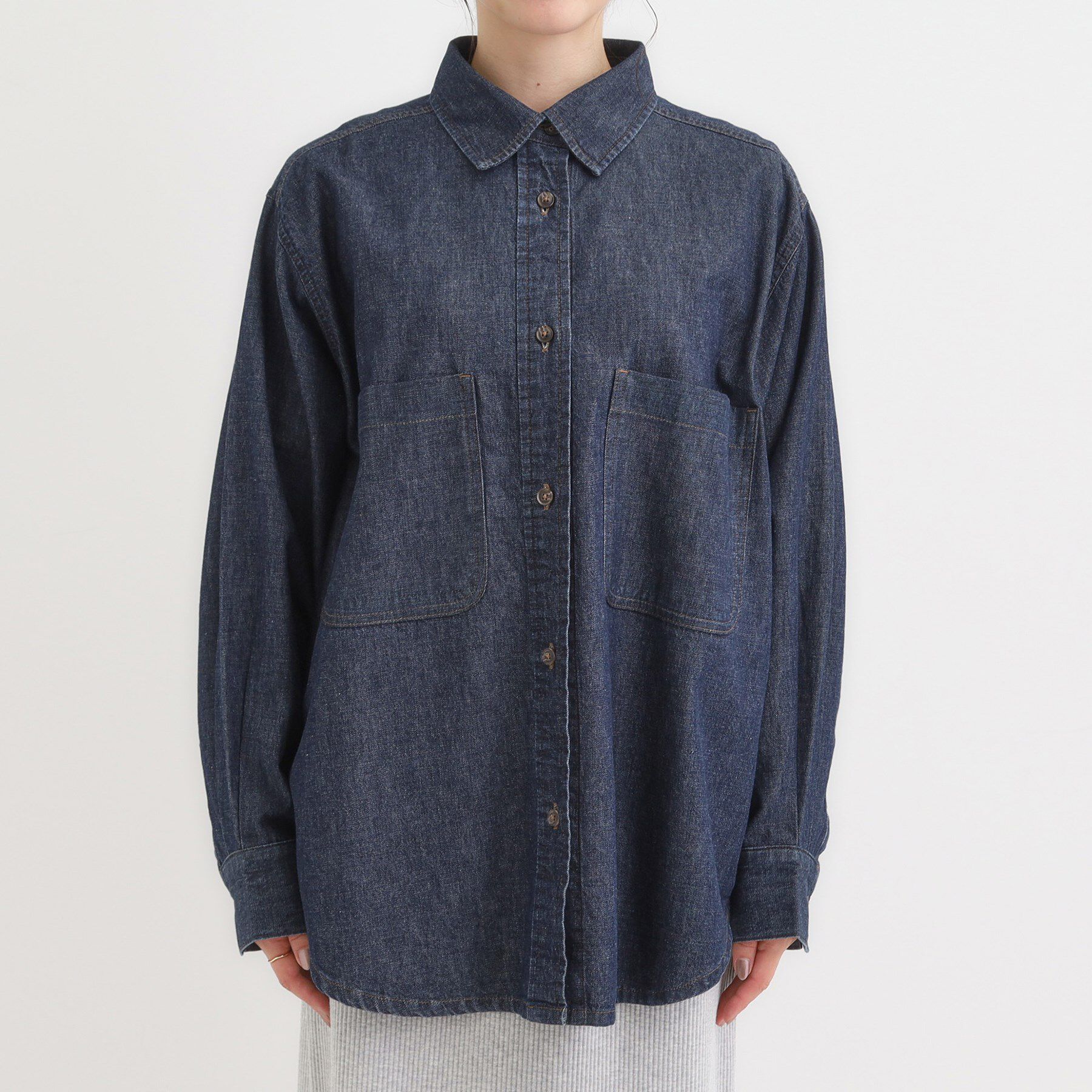 SHOO･LA･RUE「【S-LL】こなれ感をプラスする BIGポケットデニムシャツ」|シャツ・ブラウス|