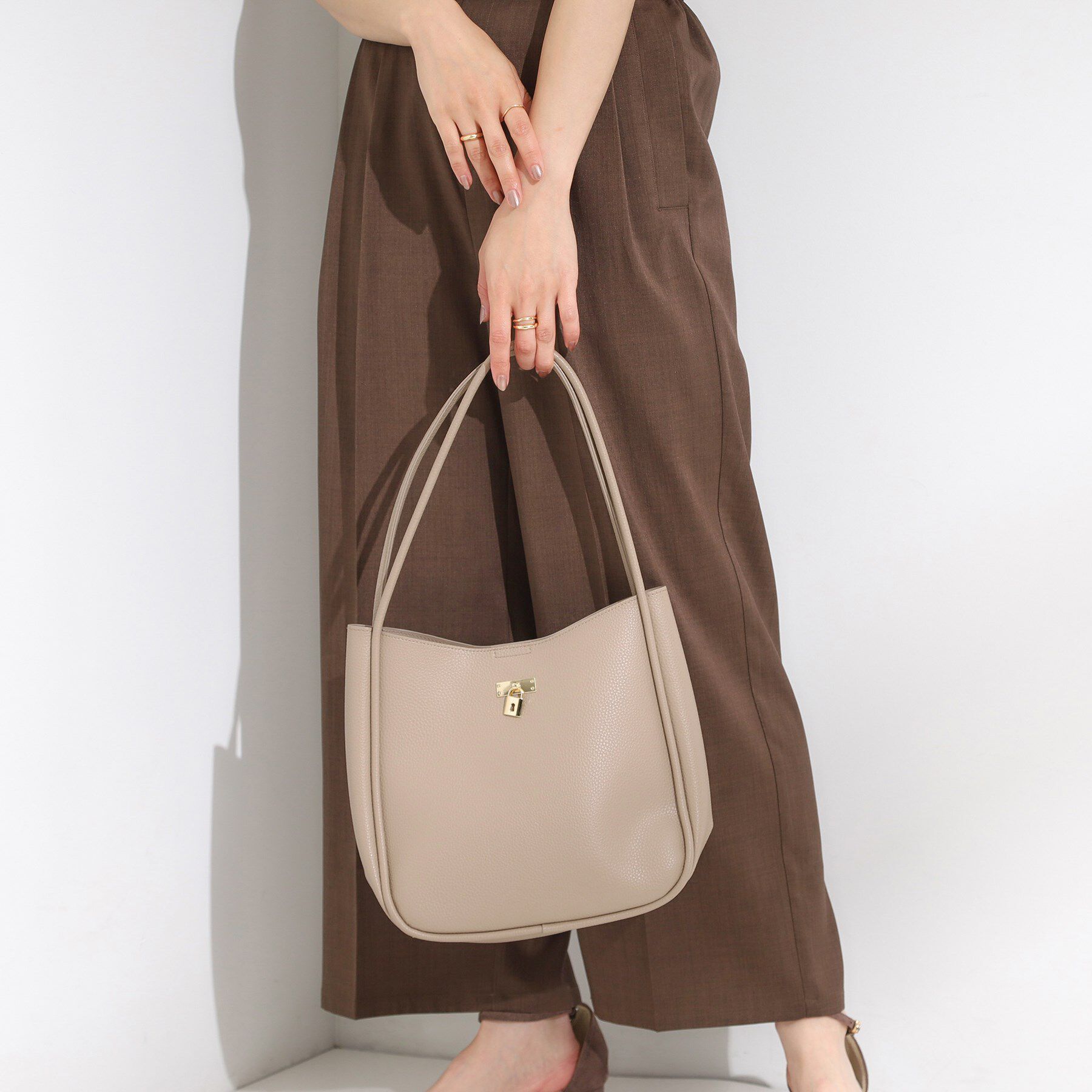 SHOO･LA･RUE「キーモチーフ付きトートバッグ」|トートバッグ|