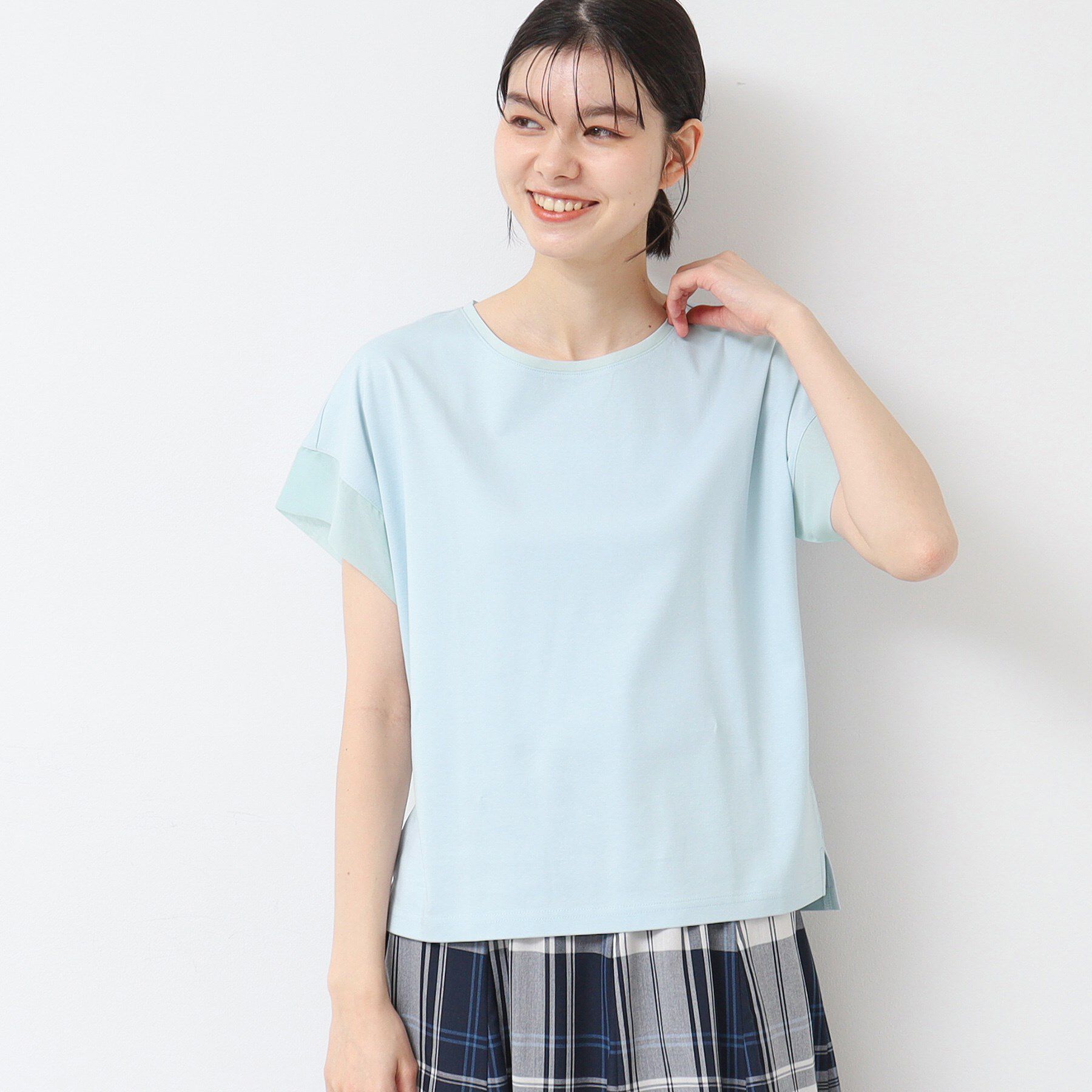 Dessin「【シリーズ累計8万枚！選べる5サイズ/6色展開/洗える】美光沢カットソー【オンにもオフにもちょうどい」|Tシャツ・カットソー|