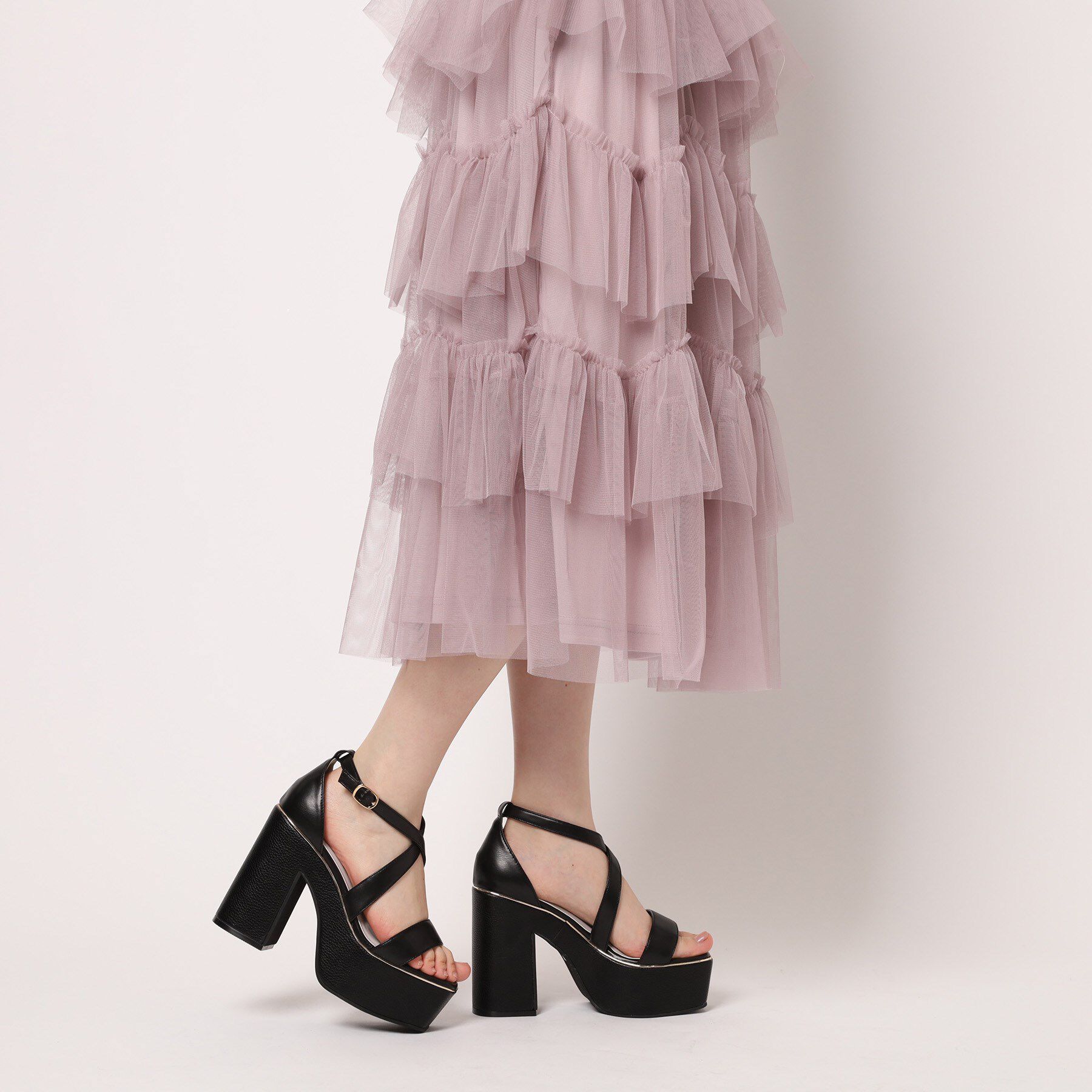 ESPERANZA「【ラク盛り／サンダル】リピーター続出／脚長美脚　クロスストラップサンダル」|サンダル|