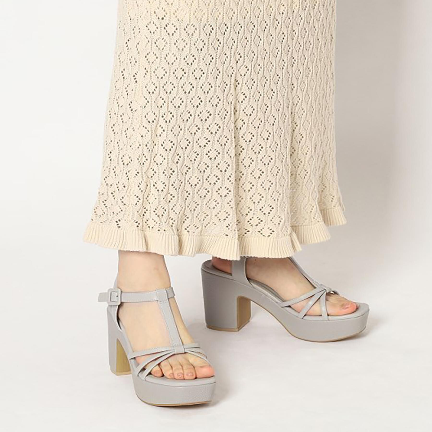 ESPERANZA「Tストラップミニバックルサンダル」|サンダル|