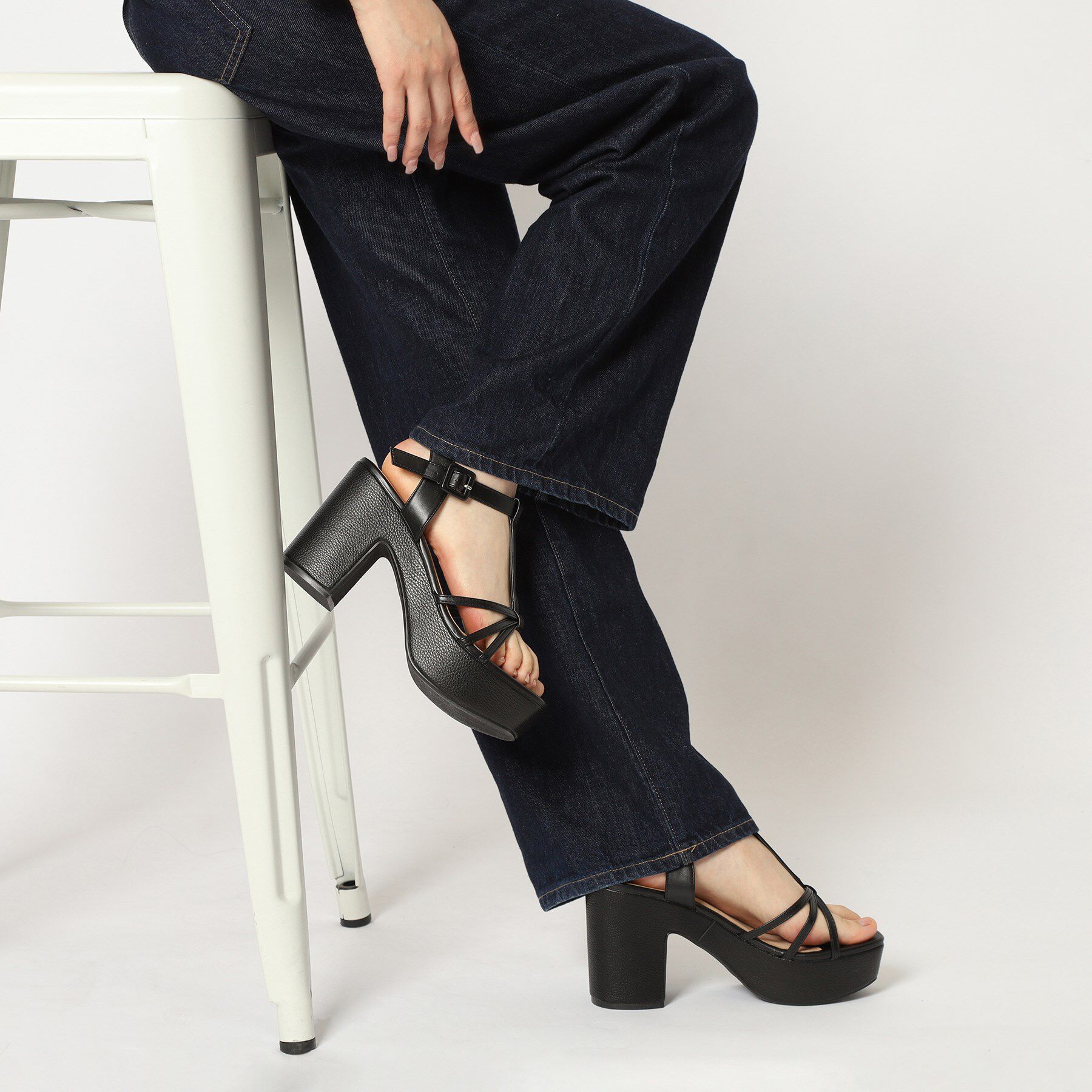 ESPERANZA「Tストラップミニバックルサンダル」|サンダル|