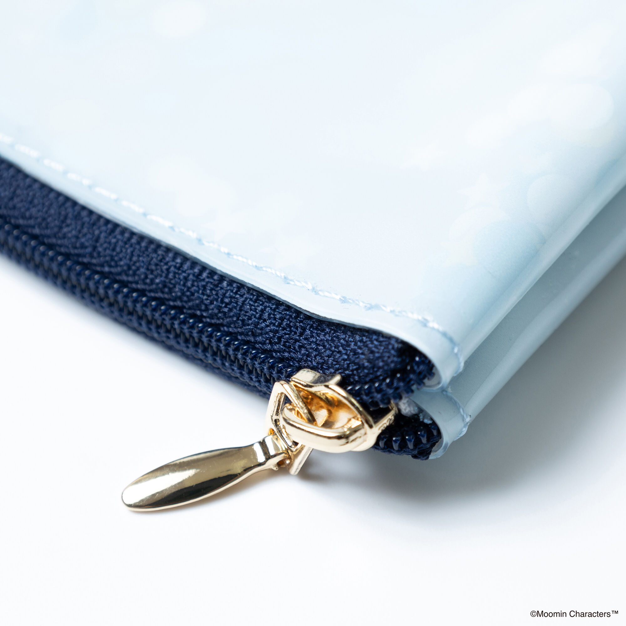  「MOOMIN FLOWER WREATH ミニフラットポーチ」|ポーチ|