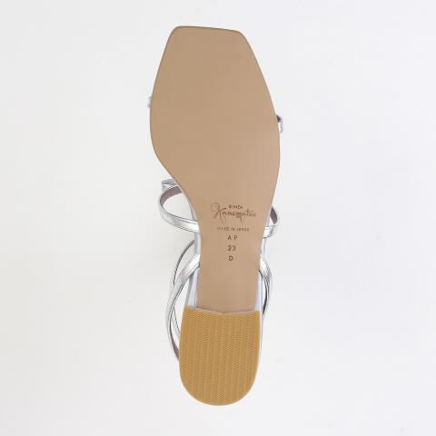 銀座かねまつ「AP250371METSLV　【本革】【PREMIERE PORTE】ストリングサンダル」|サンダル|