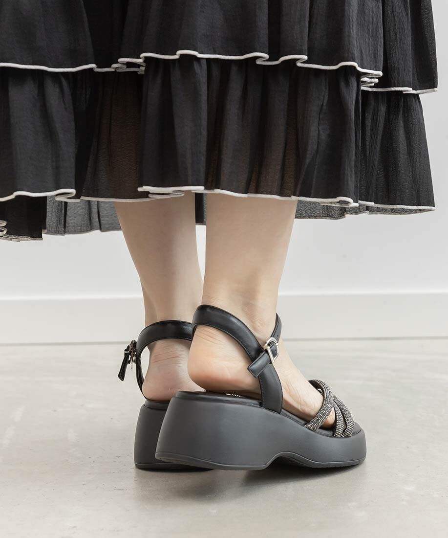  「ビジュークロスストラップスポーツサンダル」|サンダル|