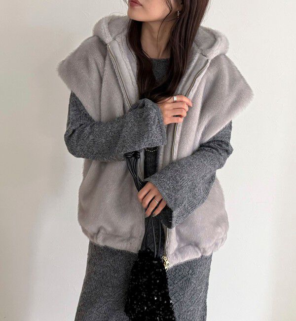 fredy emue「フェイクファーフードベスト」|ベスト・ジレ|