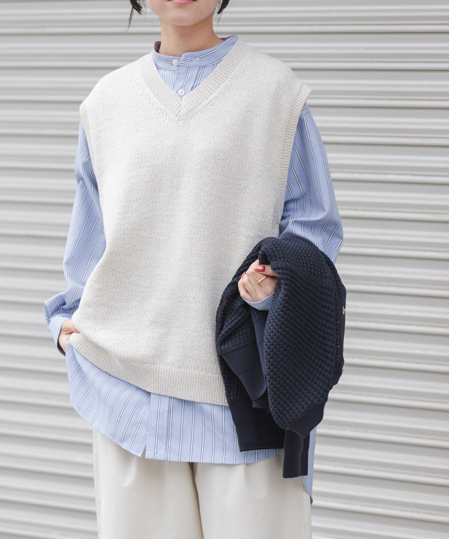 URBAN RESEARCH DOORS「FORK&SPOON　テープヤーンVネックニットベスト」|ベスト・ジレ|アイボリー