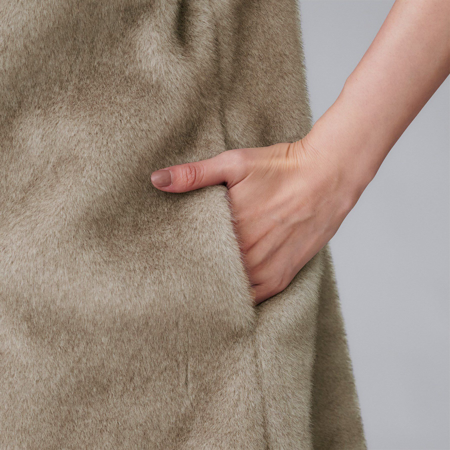 UNTITLED「【トレンド/ジレ】フェイクファーベスト」|ベスト・ジレ|