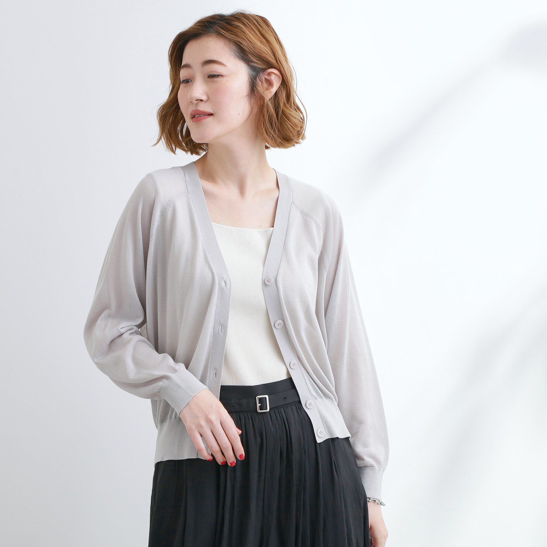 grove「さっと二の腕カバー　大人な抜け感シアーラグランVネックカーデ」|カーディガン|