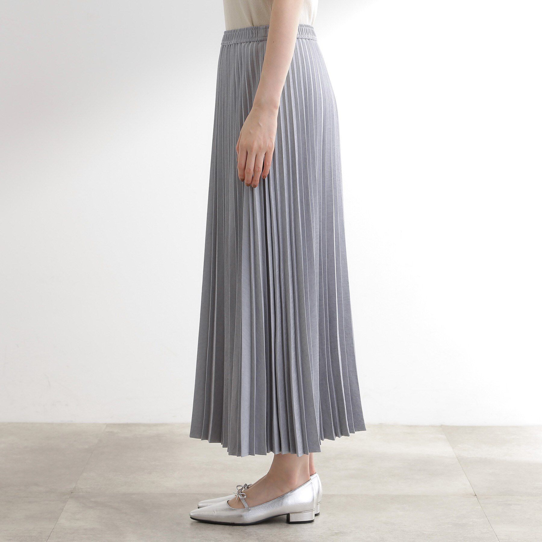 grove「すっきり見えて、やさしく揺れる。大人のスエードライクプリーツスカート」|スカート|