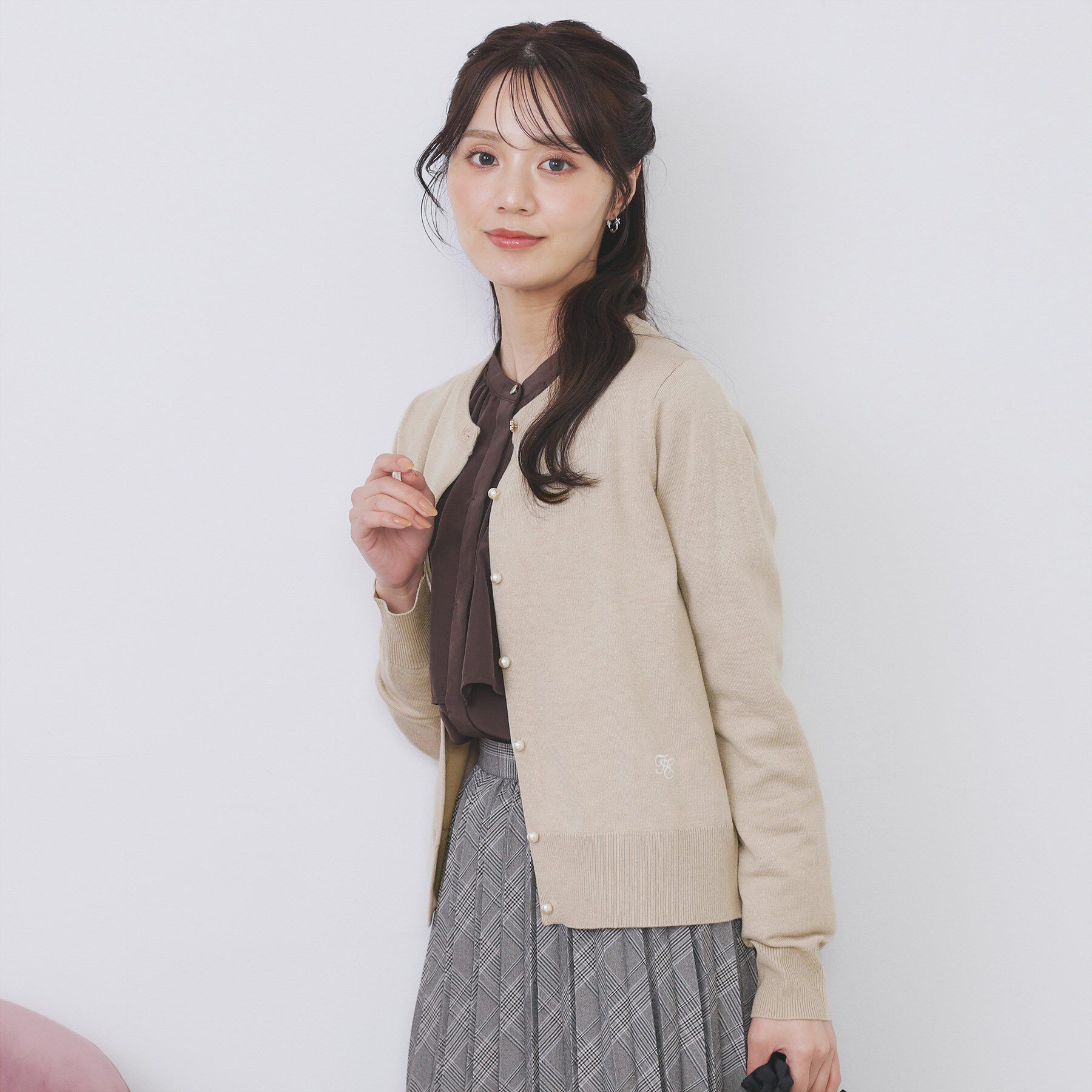 index「ビジュークルーネックカーディガン【洗濯機OK】」|カーディガン|