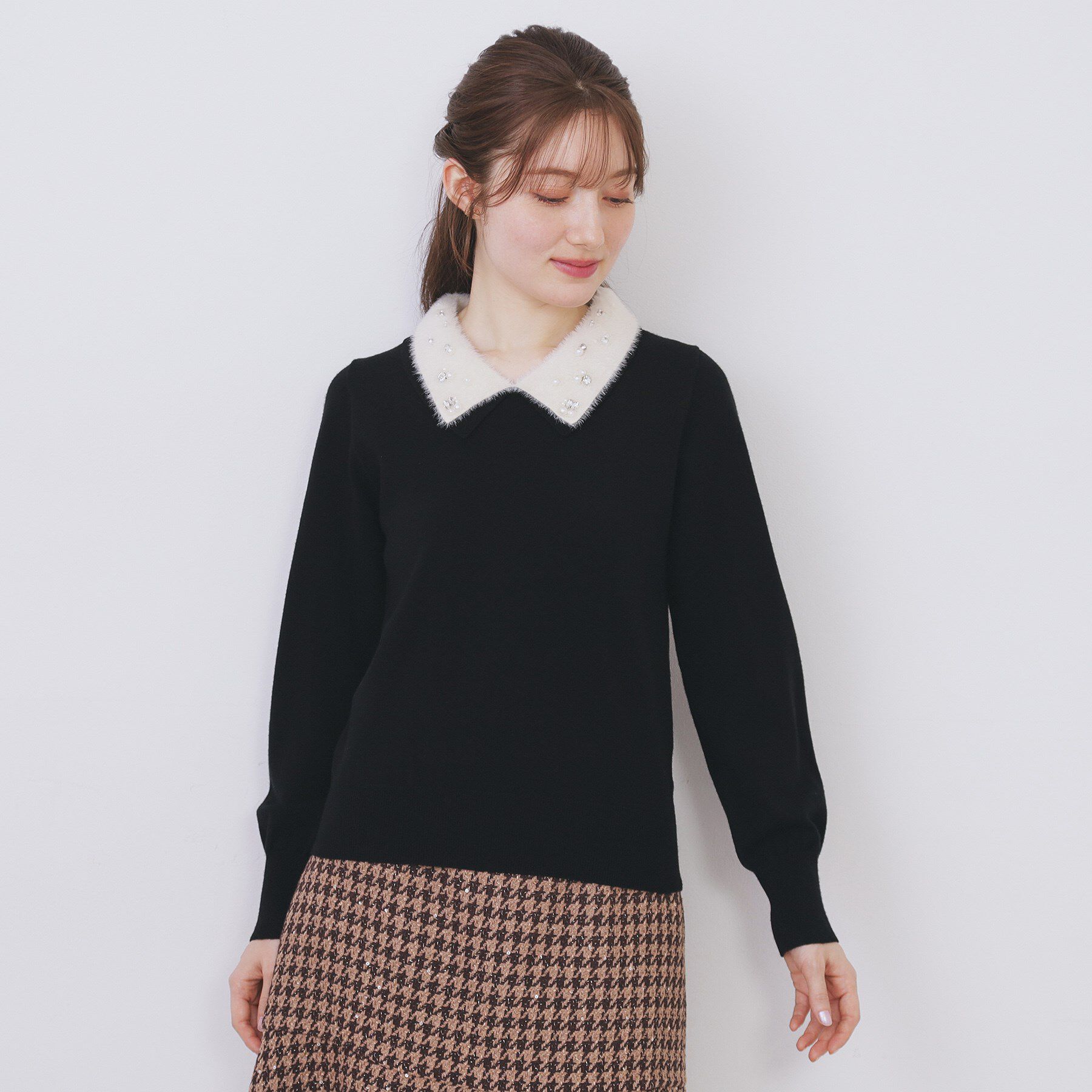 index「ダブルビジューフェザー衿付きニット【洗濯機OK】」|ニット・セーター|