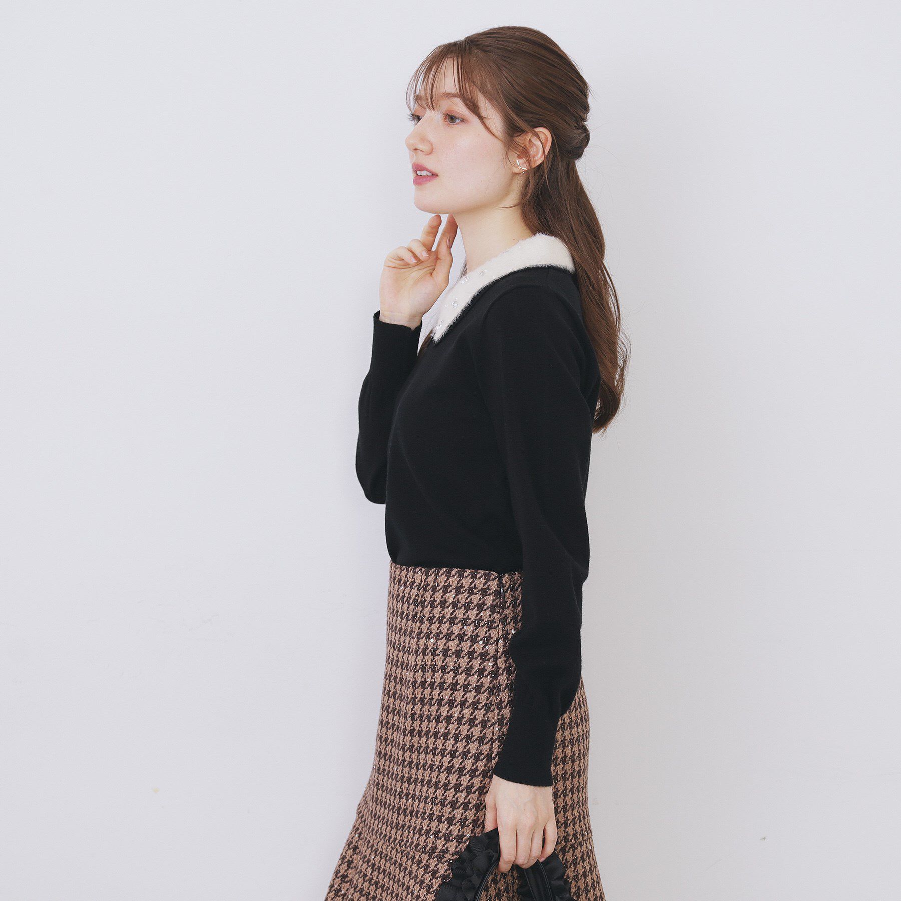 index「ダブルビジューフェザー衿付きニット【洗濯機OK】」|ニット・セーター|