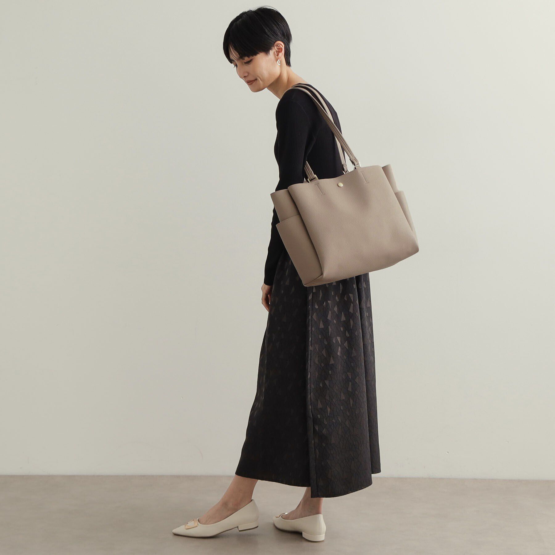 OPAQUE.CLIP「【軽量／A4サイズ対応／2WAY】シュリンク合皮大容量トートバッグ」|トートバッグ|