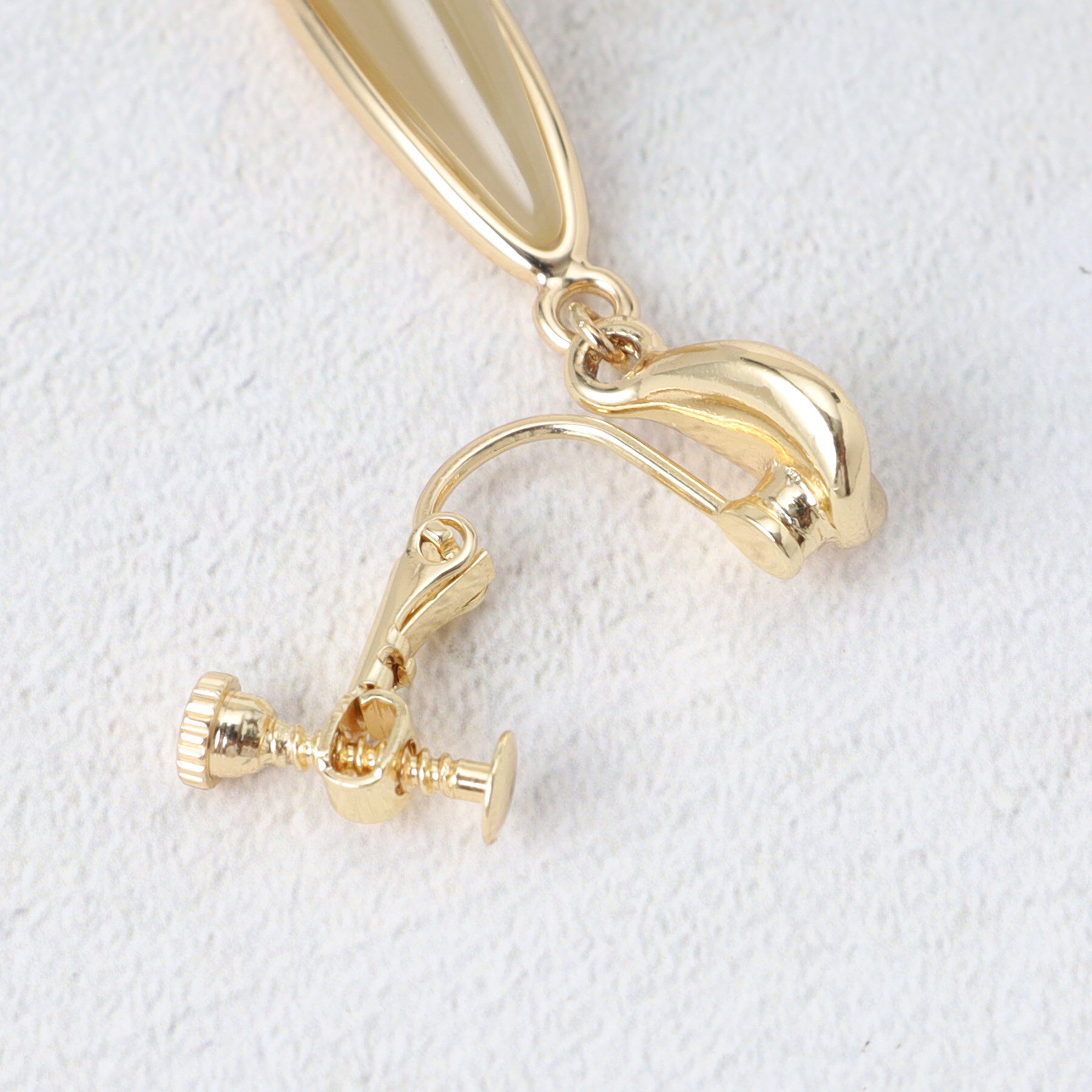 OPAQUE.CLIP「カラーしずくイヤリング」|イヤリング|