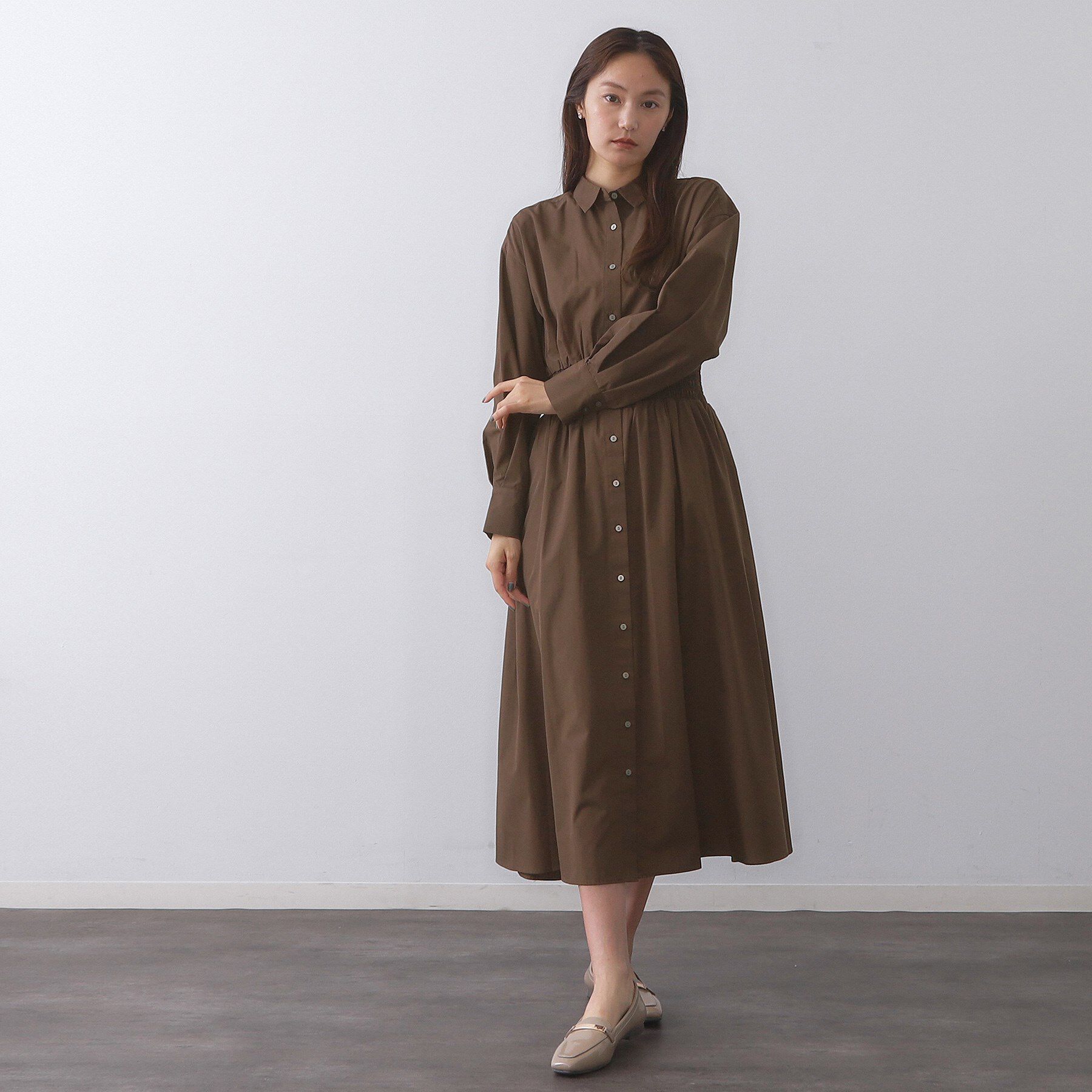 OPAQUE.CLIP「シャーリングフィット＆フレアシャツワンピース【洗濯機洗い可】」|ワンピース|