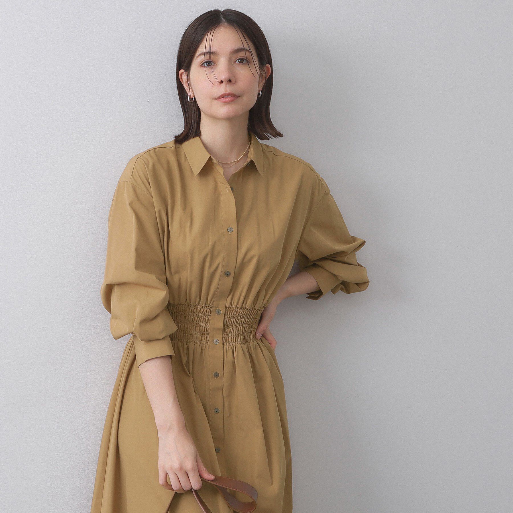 OPAQUE.CLIP「シャーリングフィット＆フレアシャツワンピース【洗濯機洗い可】」|ワンピース|ベージュ(052)