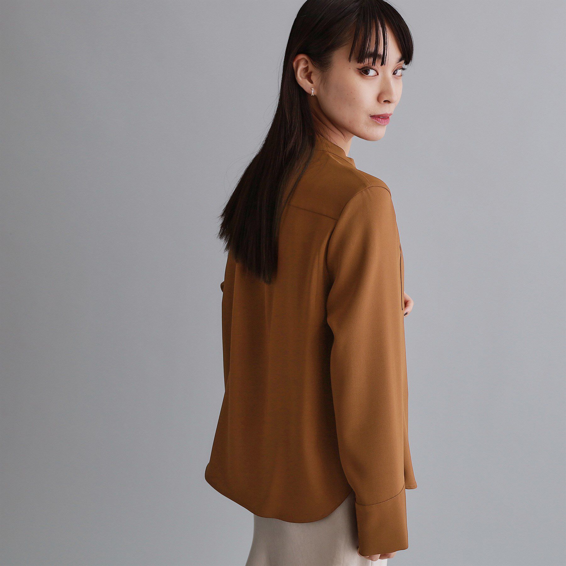 OPAQUE.CLIP「【es】ブザム切替バンドカラーシャツブラウス【洗濯機OK/防シワ/UVケア/接触冷感】」|シャツ・ブラウス|