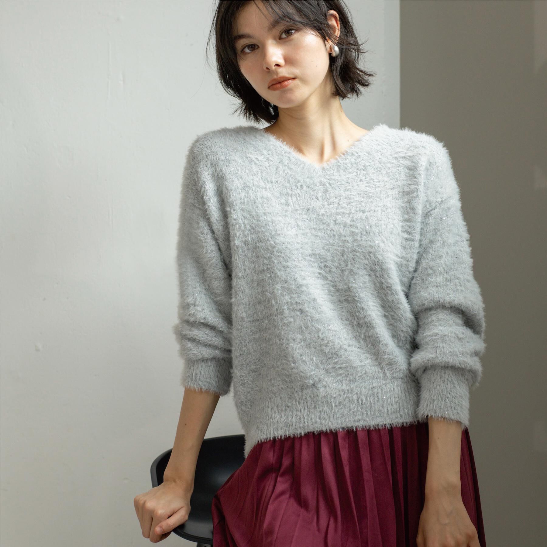 OPAQUE.CLIP「スパンコールフェザーVネックニット【洗濯機OK】」|ニット・セーター|