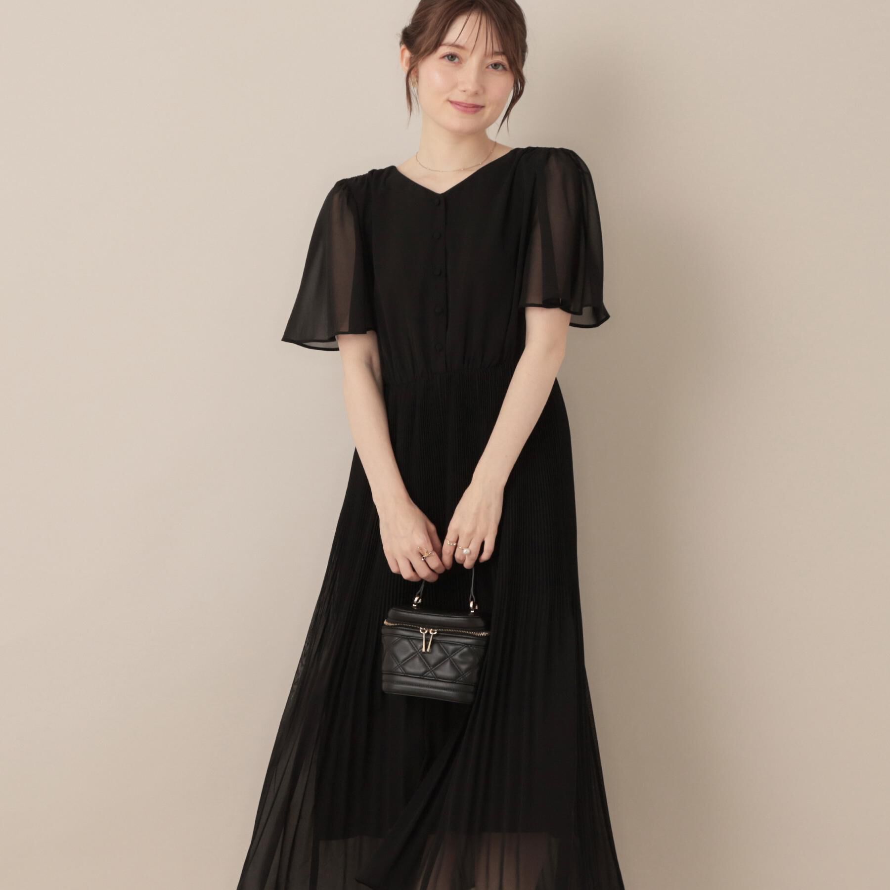 Couture broach「【二の腕カバー・楽ちん・通勤】シフォンプリーツワンピース」|ワンピース|ブラック(019)