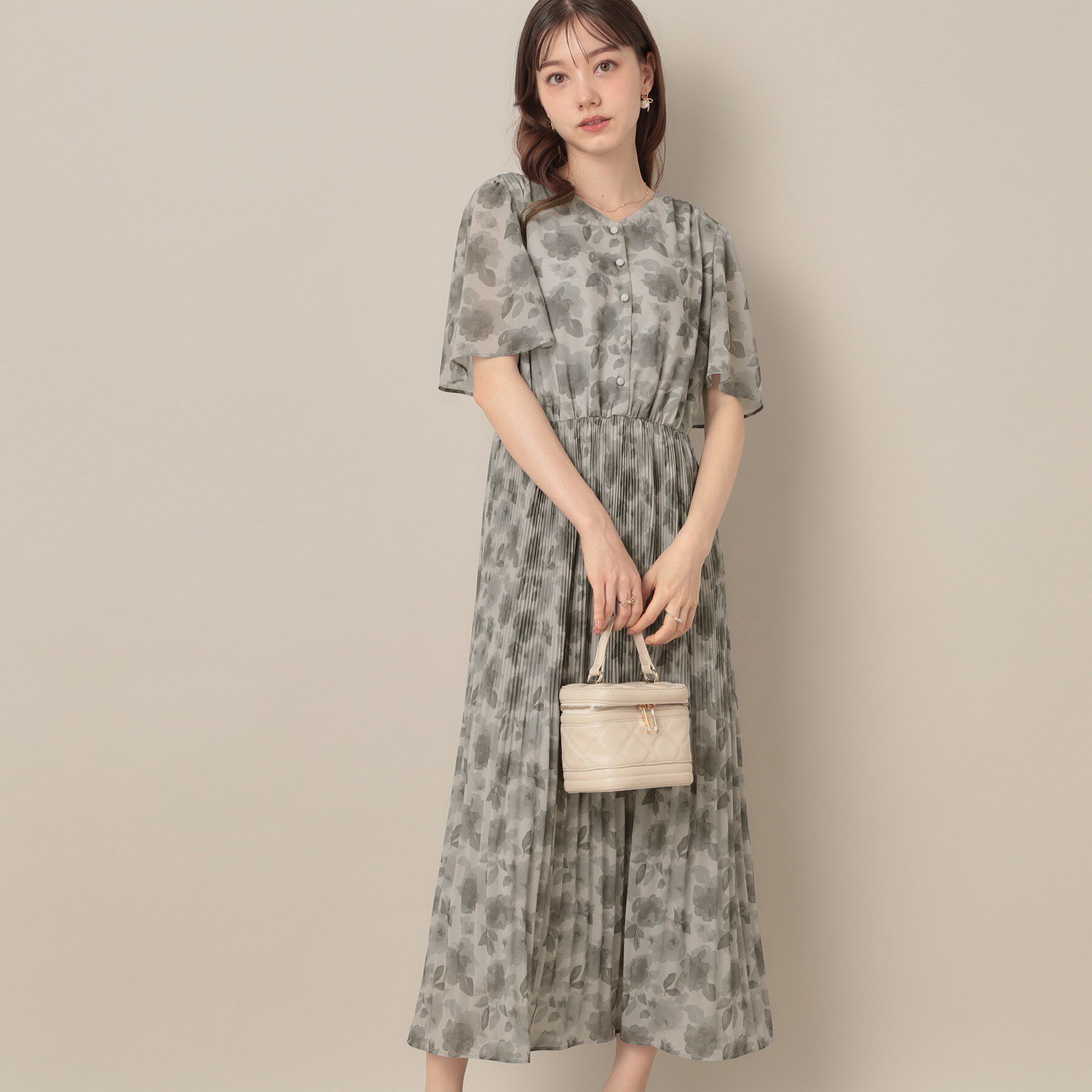 Couture broach「【二の腕カバー・楽ちん・通勤】シフォンプリーツワンピース」|ワンピース|