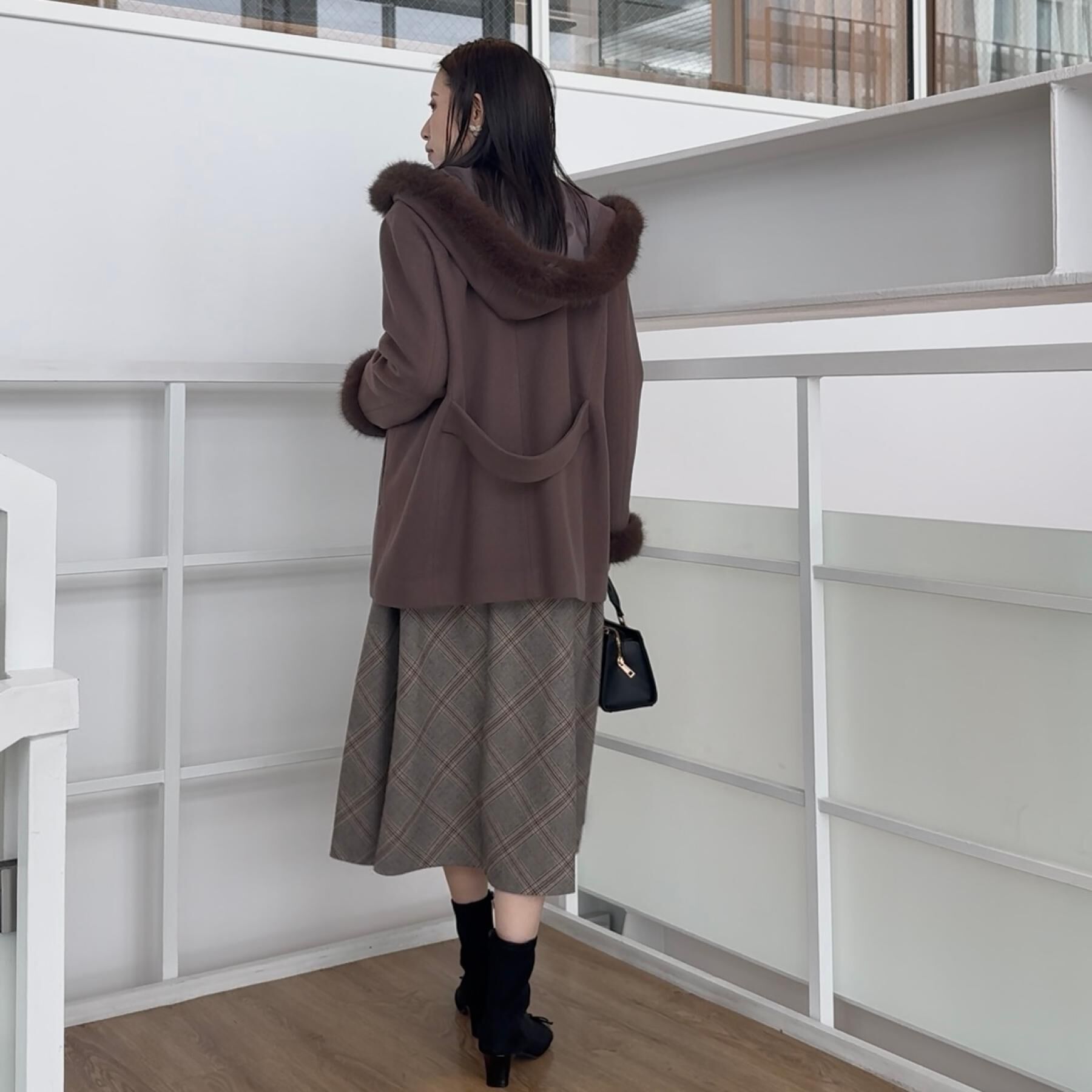 Couture broach「【大人可愛い・フード取り外し可能】フードフェイクファー ハーフ丈コート」|その他|