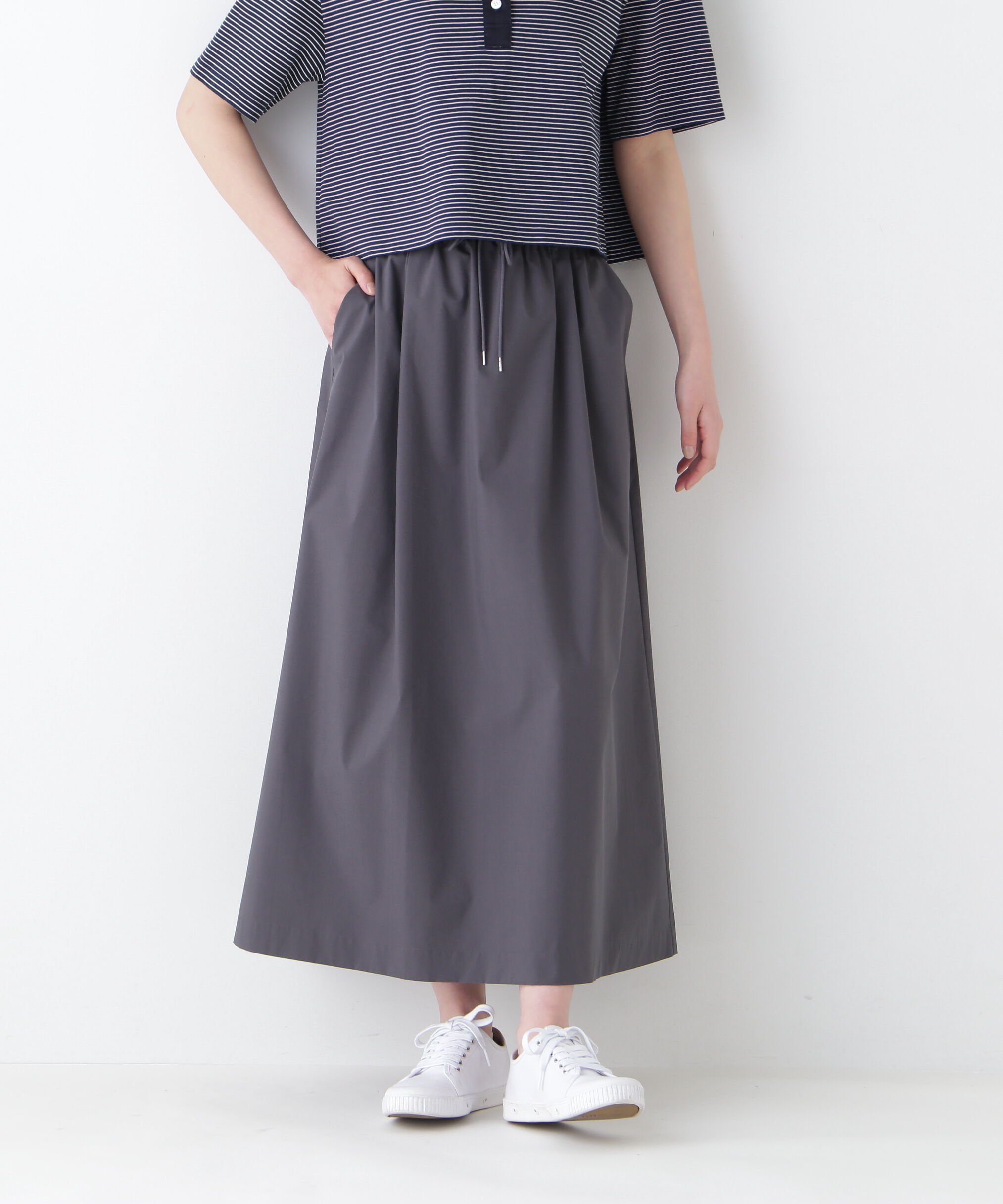  「◆コットンポリエステルウェザードローストリングタックスカート」|スカート|チャコール1