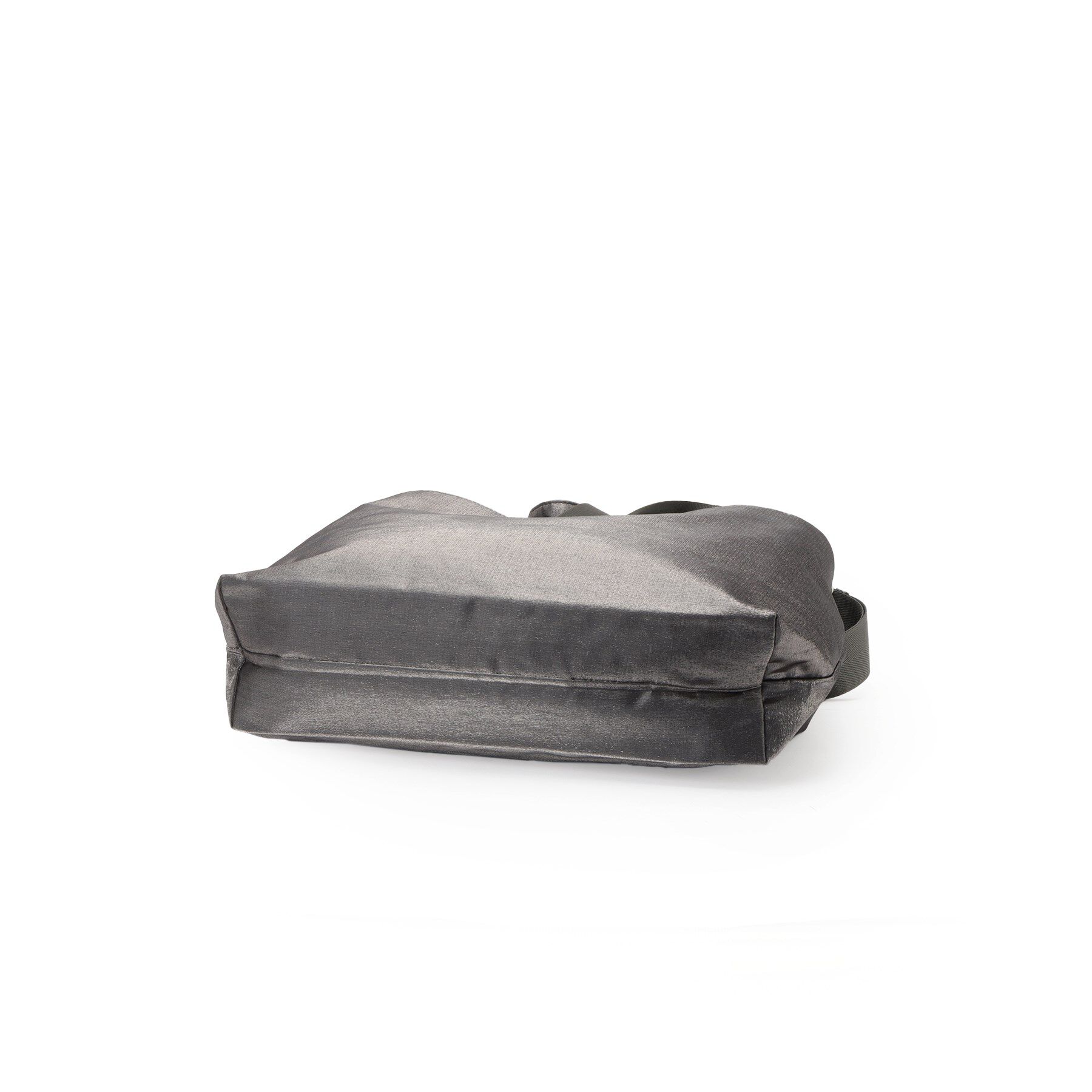 SHOO･LA･RUE「シャイニー生地巾着ショルダーバッグ」|ショルダー・メッセンジャー|