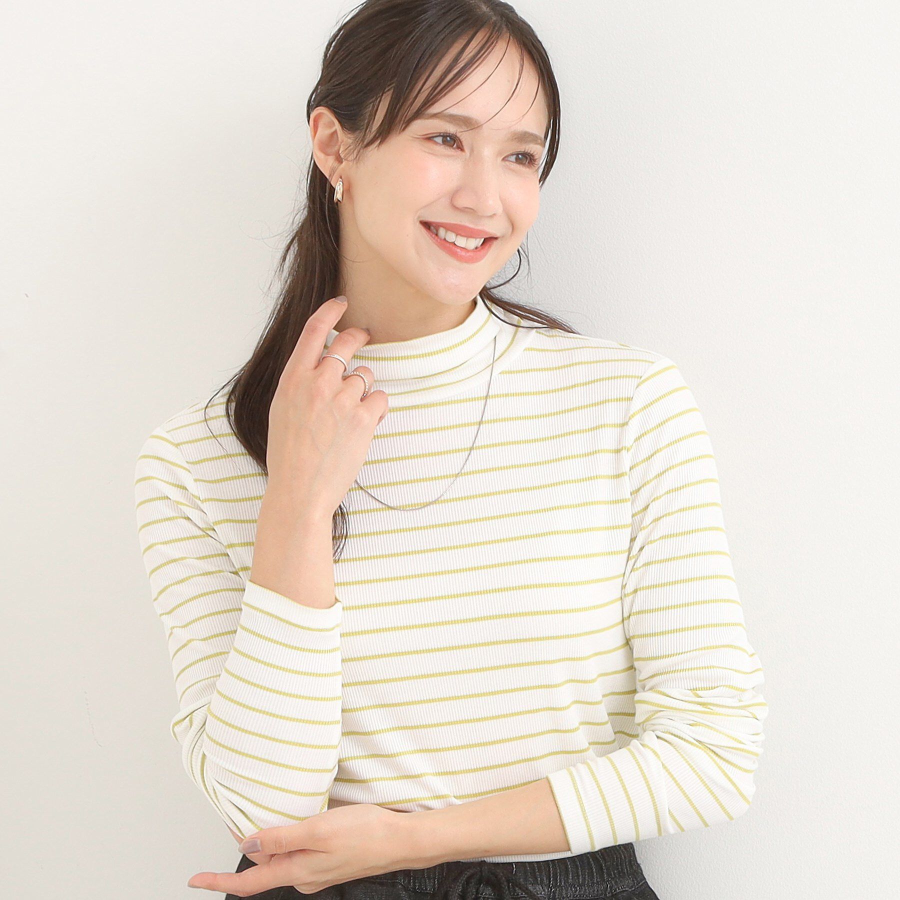 SHOO･LA･RUE「【S-LL/吸湿発熱】なめらかとろみ インナータートル」|Tシャツ・カットソー|イエロー(332)