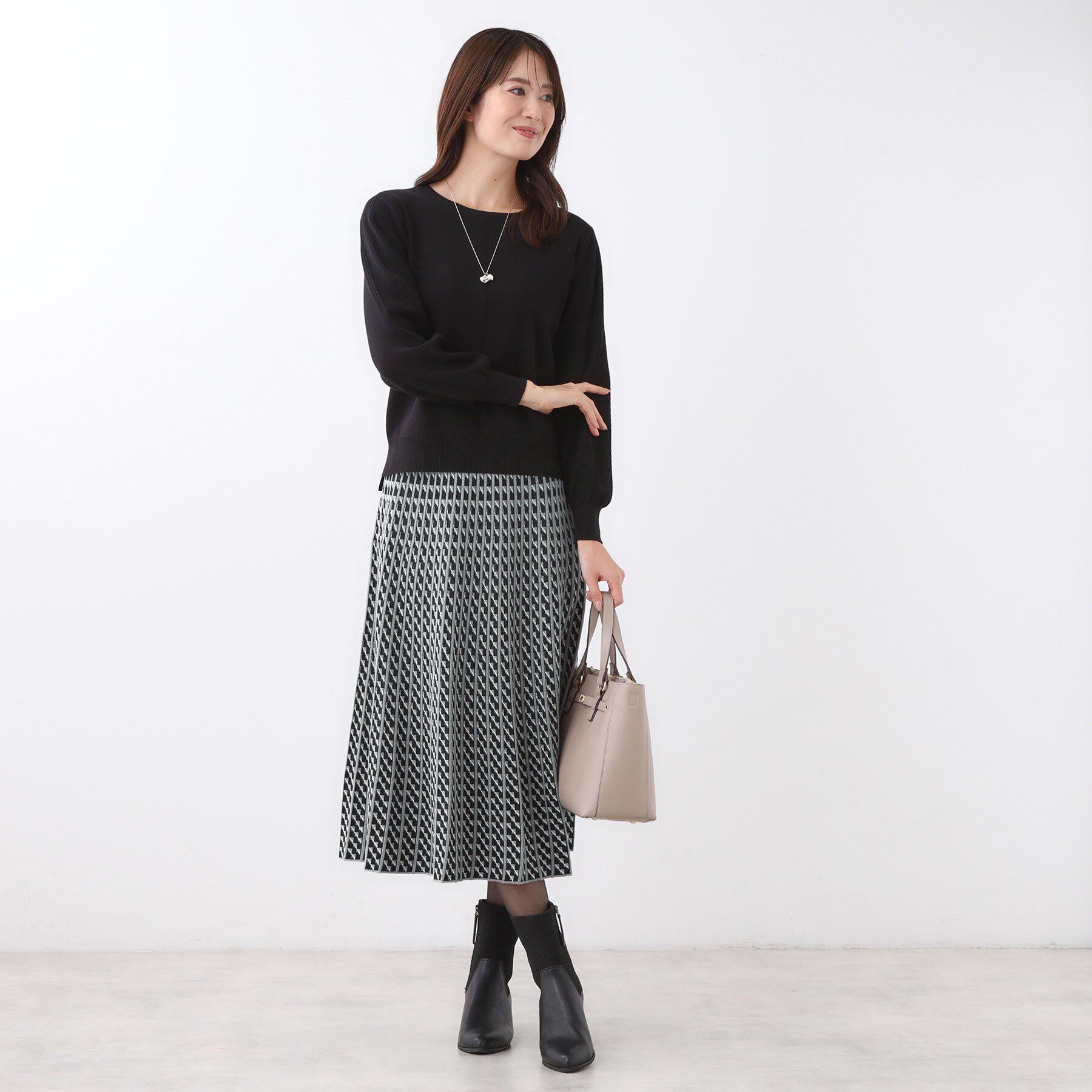 Reflect「【WEB先行カラーあり／セットアップ可】幾何調柄ニットスカート」|スカート|