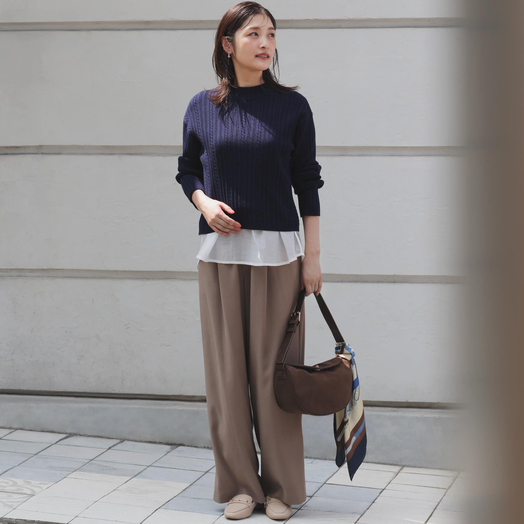 grove「きれい見えとリラックス感を両立。秋の大人カジュアルに効くイージーパンツ」|その他|