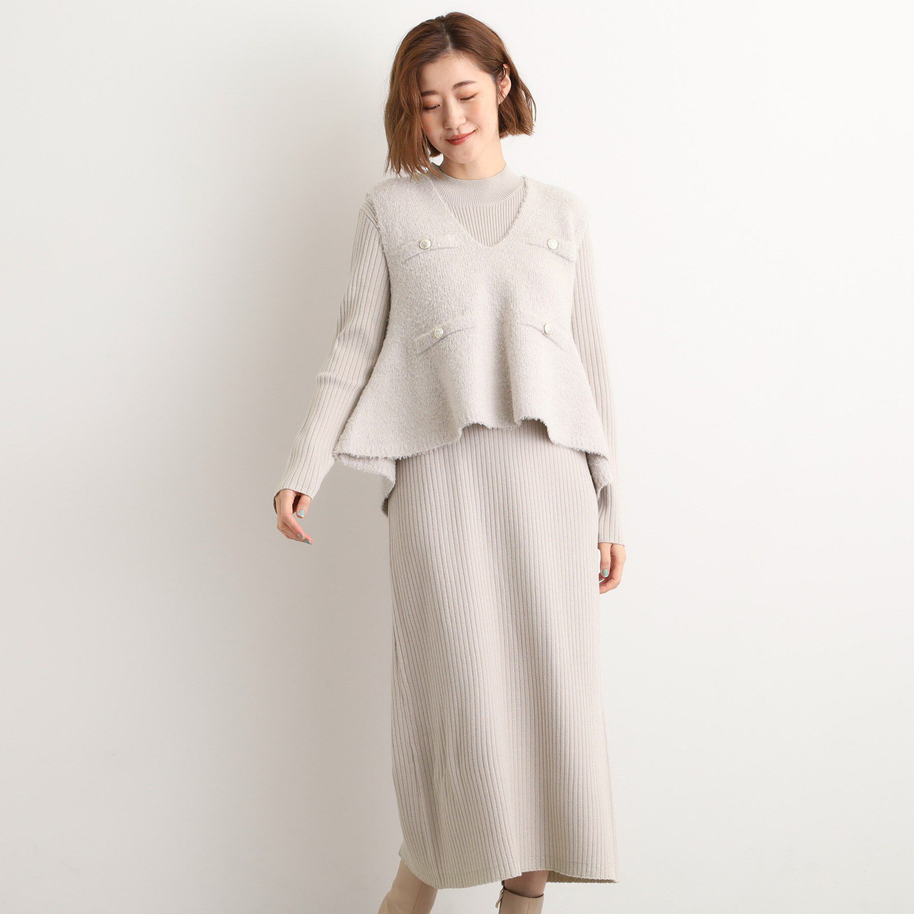 grove「【2点SET/体型カバー】一枚で決まる、ペプラムベスト&times;ニットワンピース」|ワンピース|ライトグレー(011
