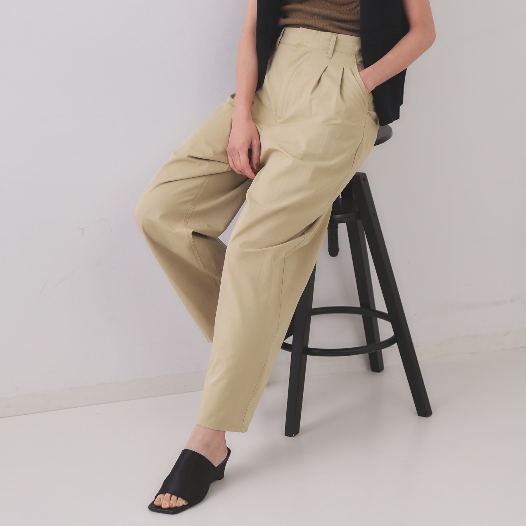 OPAQUE.CLIP「カーブタックパンツ【洗濯機洗い可】」|その他|