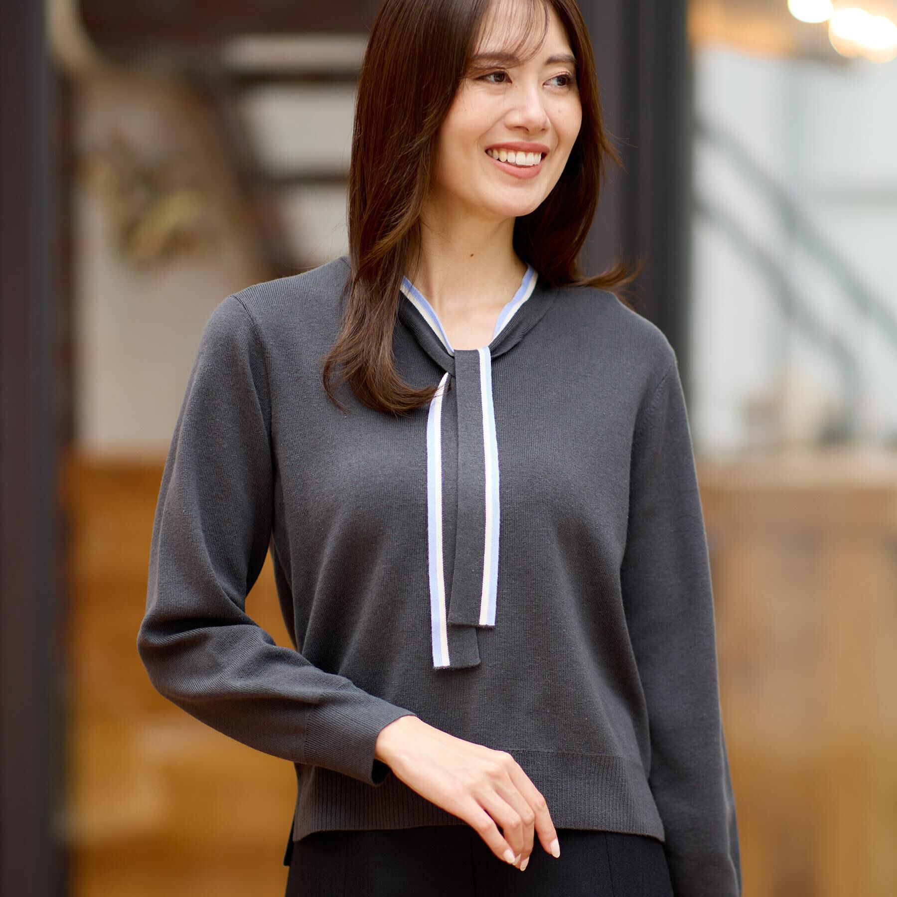 Reflect「【秋映え／なめらかな着心地】バイカラーボウタイ付きニット」|ニット・セーター|チャコールグレー(5