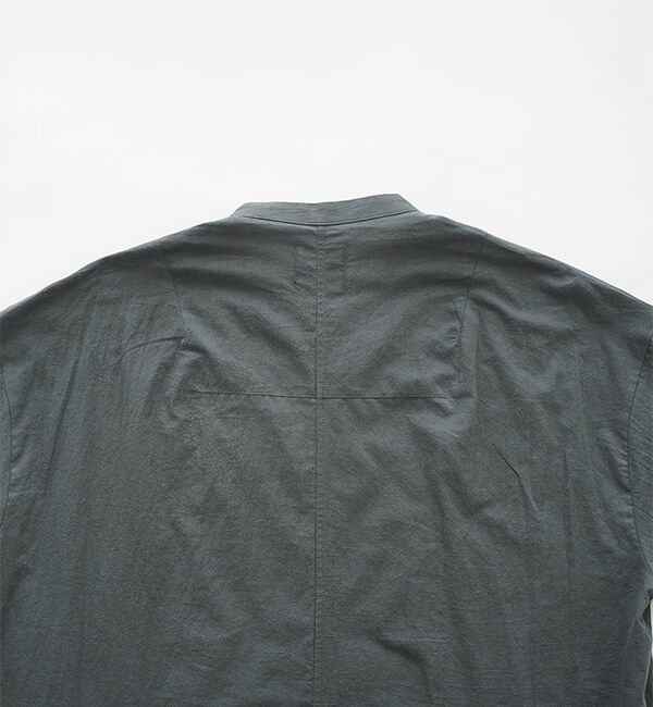 オオカミとフクロウ「オオカミと霧雨と遠雷」|シャツ・ブラウス|