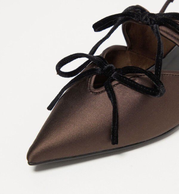 ODETTE E ODILE「＜SY＞ポインテッド リボン バックベルト フラット15&uarr;」|パンプス|