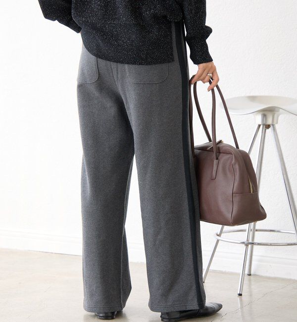  「【スタイリングのアクセントに】サイドラインジャージーパンツ」|チノ|