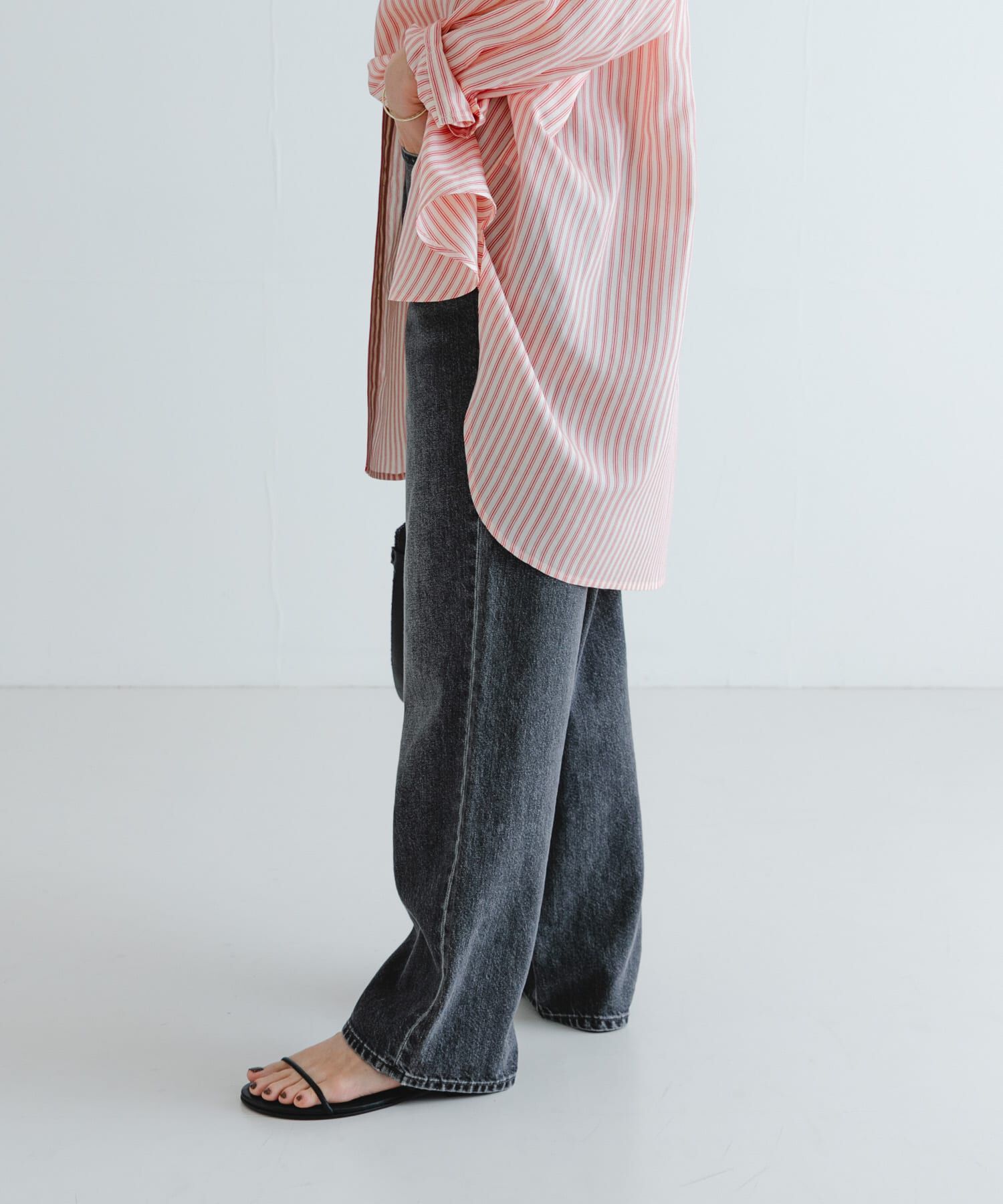 URBAN RESEARCH「『3サイズ展開』new basic　ストレートフィットデニムパンツ」|デニム|