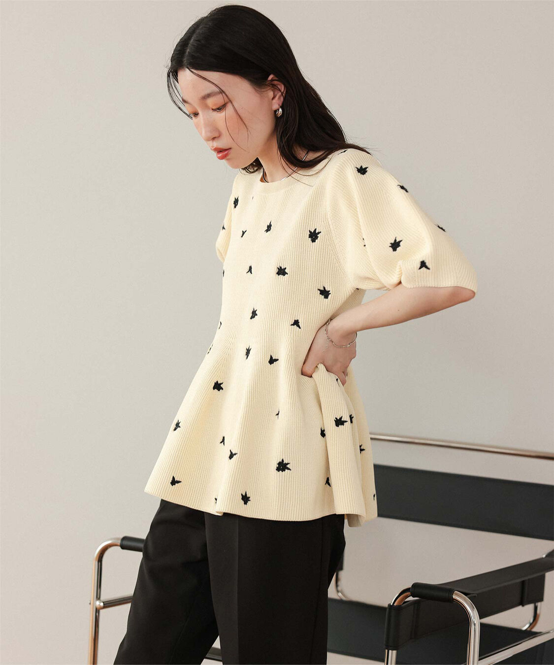 titivate「フラワー刺繍ペプラムニットトップス」|ニット・セーター|