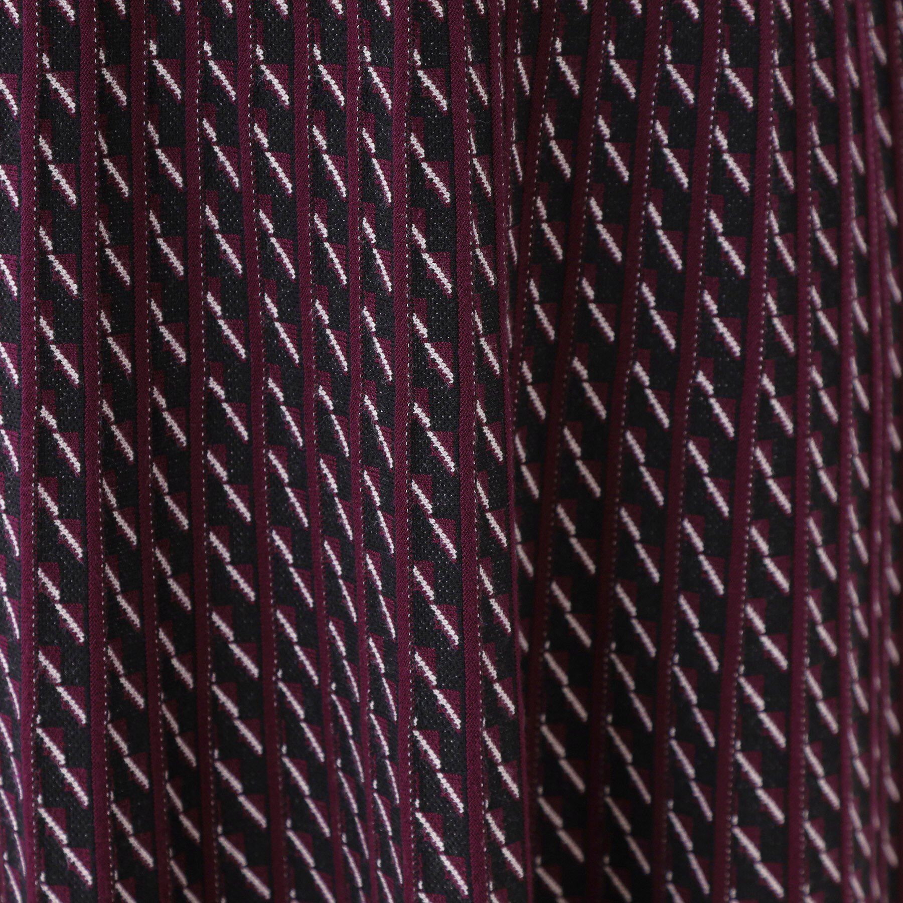 Reflect「【WEB先行カラーあり／セットアップ可】幾何調柄ニットスカート」|スカート|