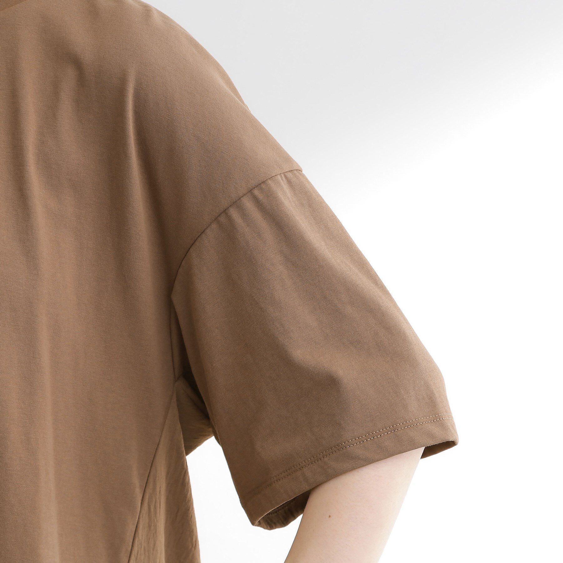 grove「後ろ姿で魅せる　バックドロストシャーリングTシャツ」|Tシャツ・カットソー|