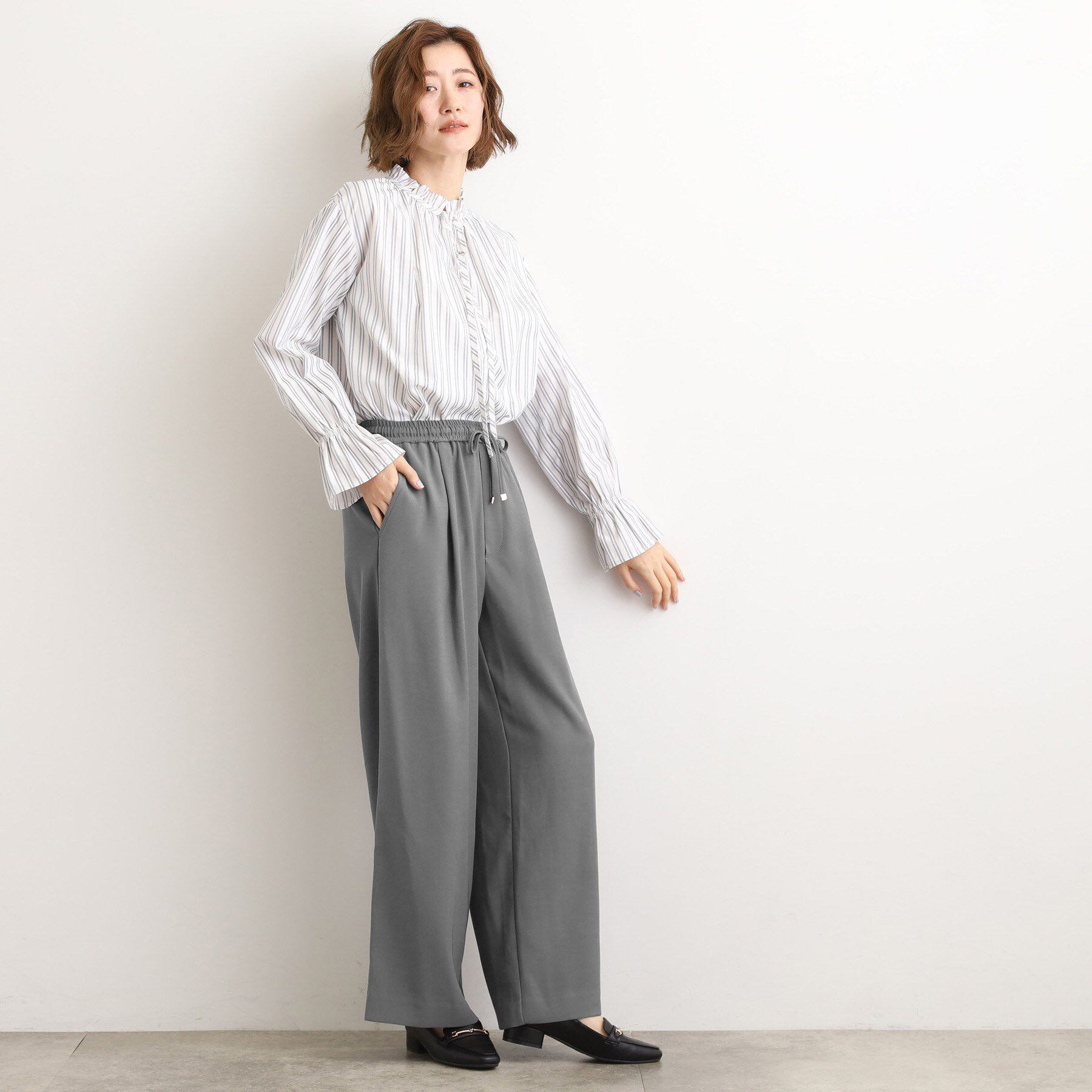 grove「きれい見えとリラックス感を両立。秋の大人カジュアルに効くイージーパンツ」|その他|