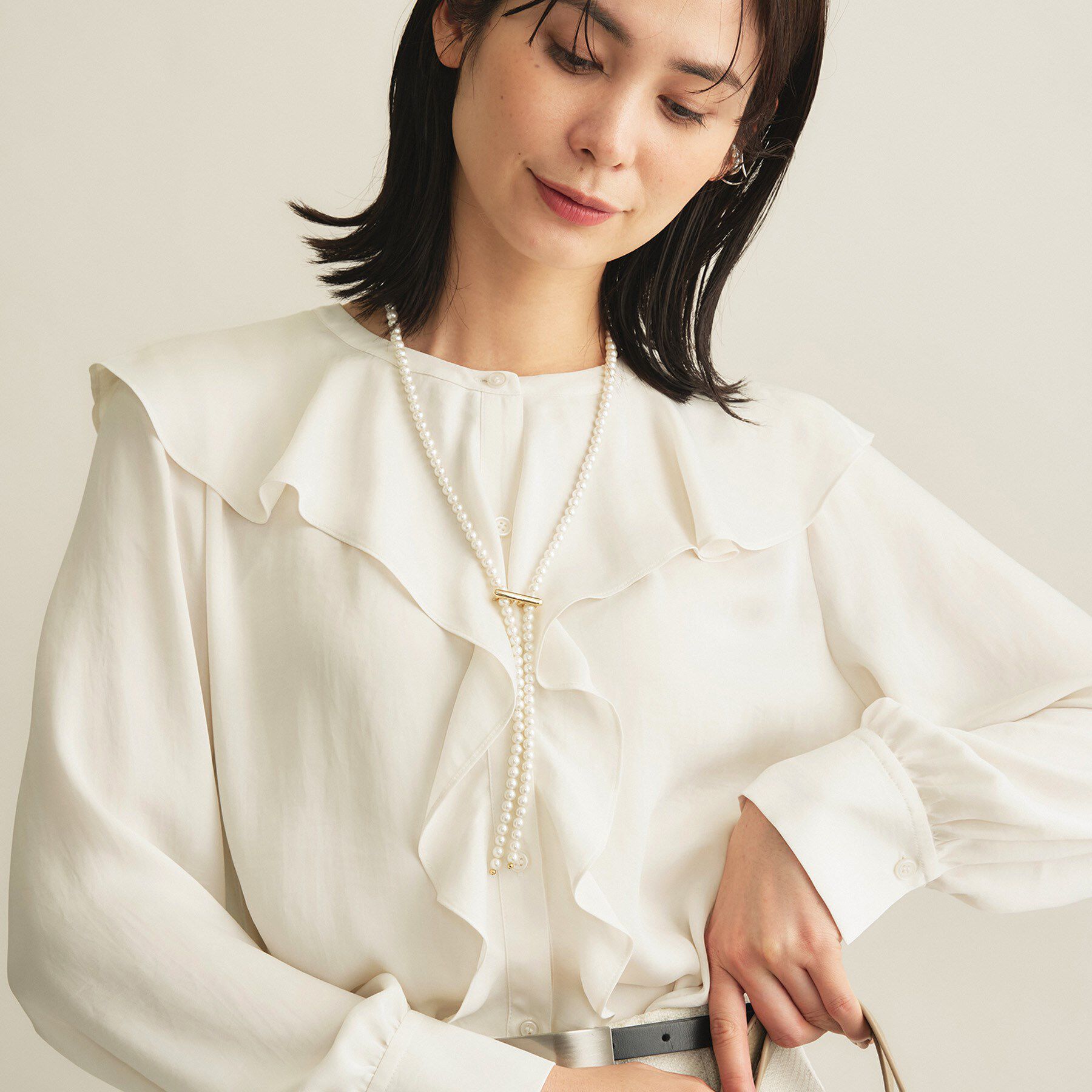 INDIVI「【洗える／セレモニー】ラッフルサテンブラウス」|シャツ・ブラウス|オフホワイト(003