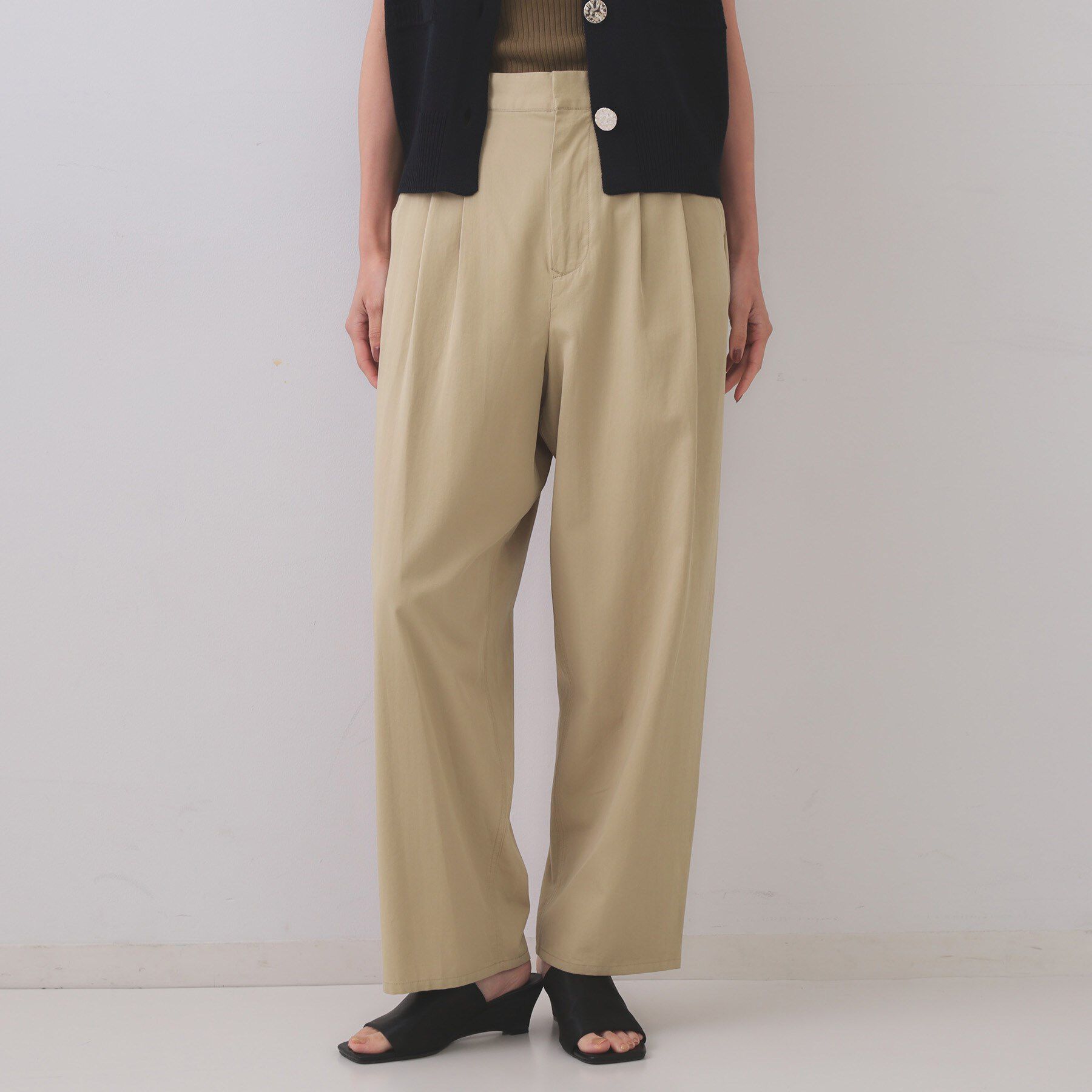 OPAQUE.CLIP「カーブタックパンツ【洗濯機洗い可】」|その他|ベージュ(052)