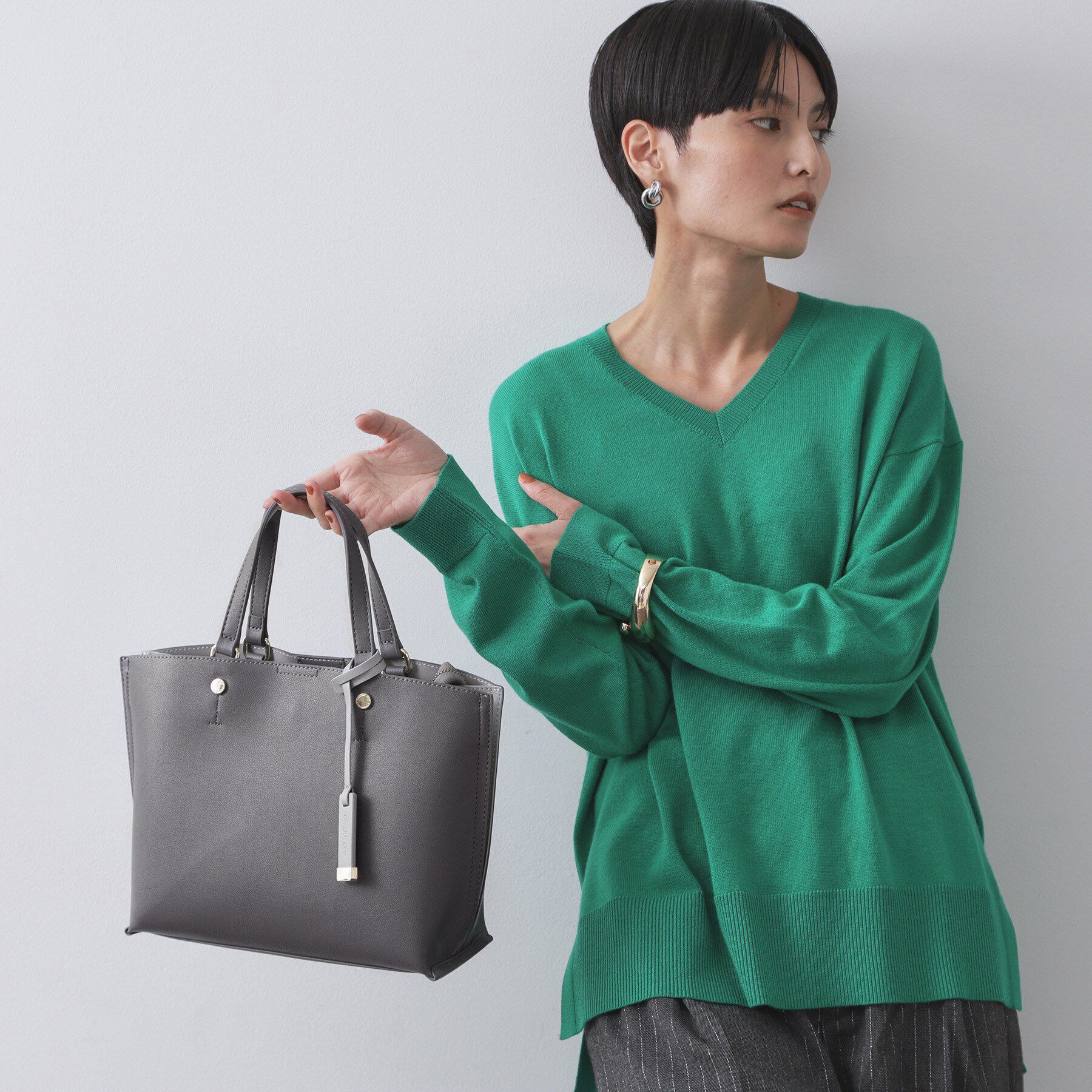 OPAQUE.CLIP「【2WAY/名品】バイカラー3層ミドルトートバッグ」|トートバッグ|チャコールグレー(5