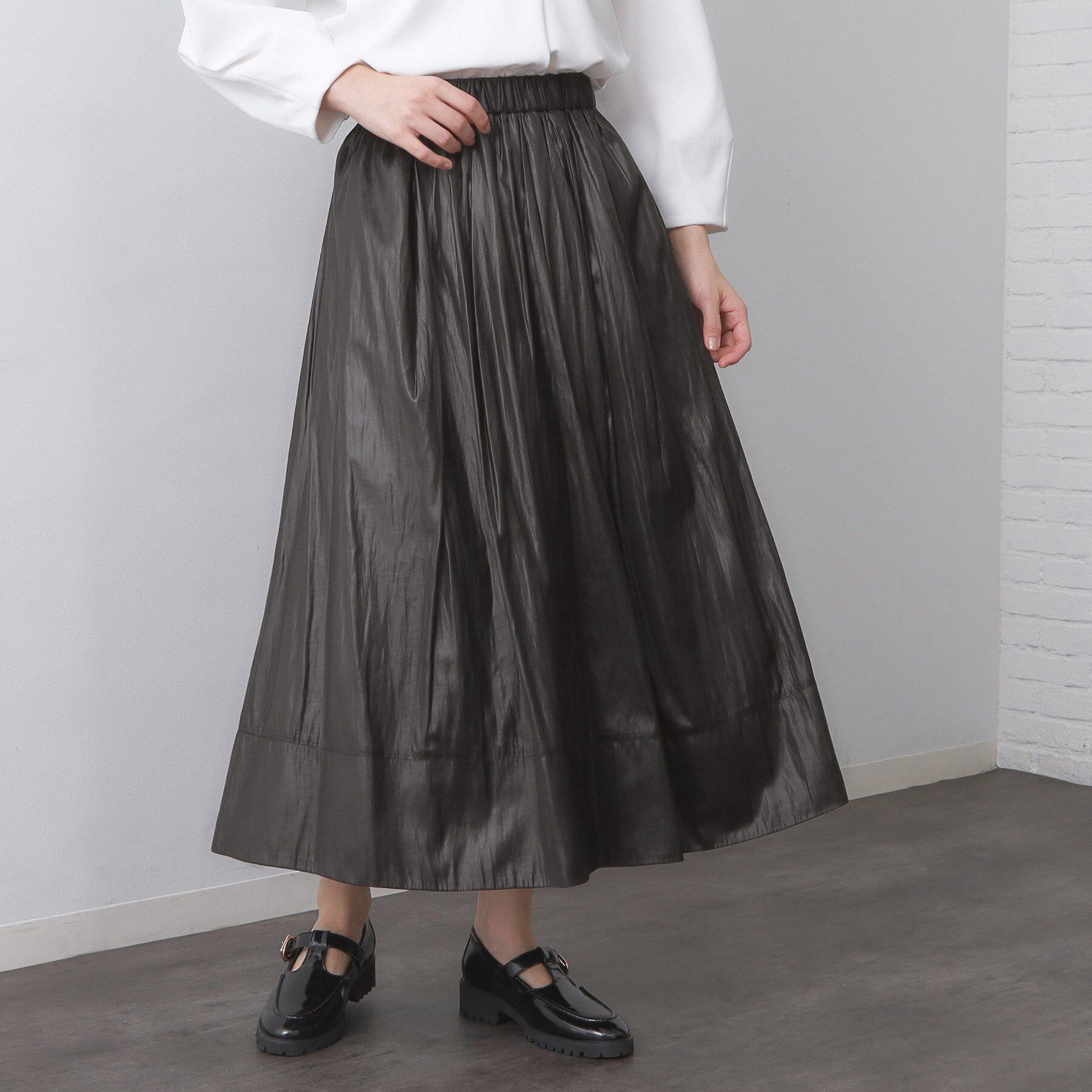 OPAQUE.CLIP「レザーライクタックフレアスカート【洗濯機洗い可】」|スカート|ブラック(019)