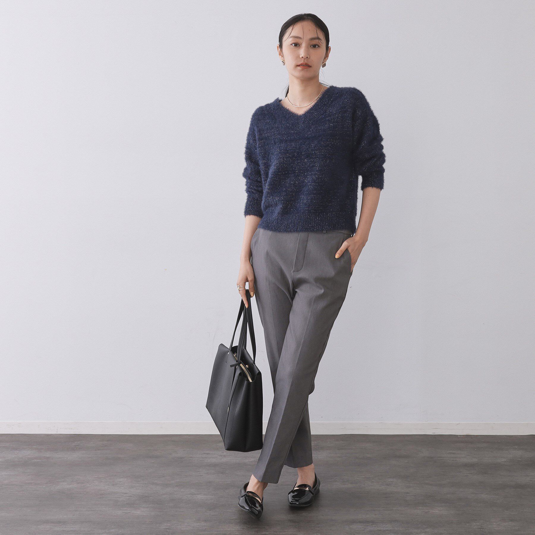 OPAQUE.CLIP「スパンコールフェザーVネックニット【洗濯機OK】」|ニット・セーター|