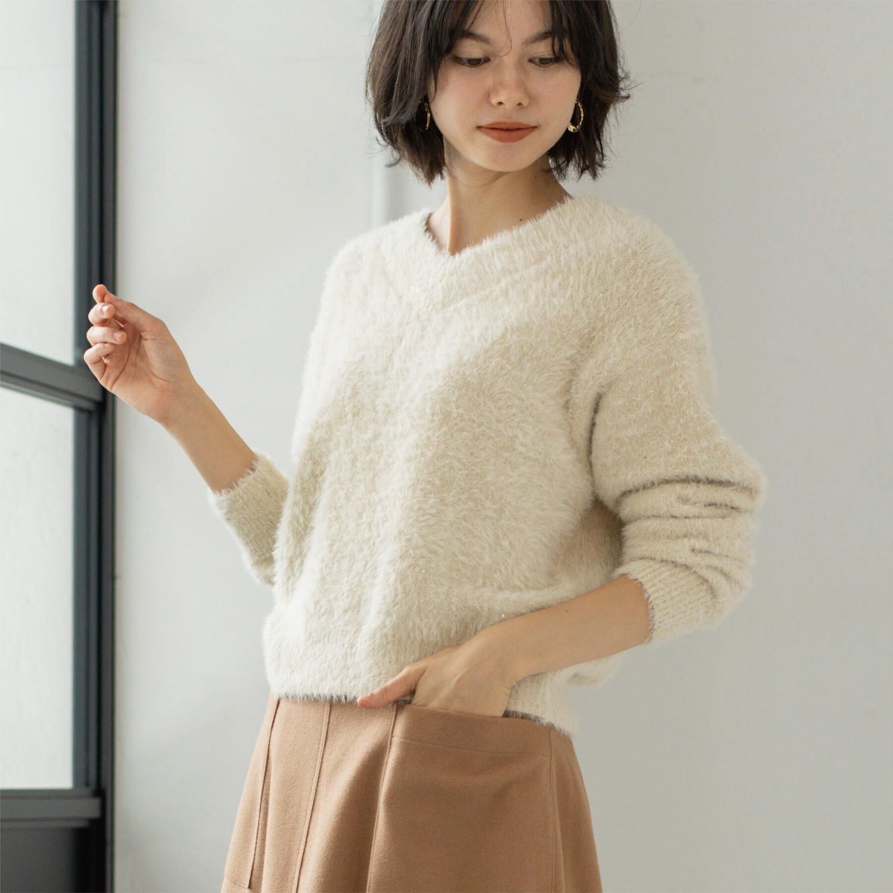 OPAQUE.CLIP「スパンコールフェザーVネックニット【洗濯機OK】」|ニット・セーター|