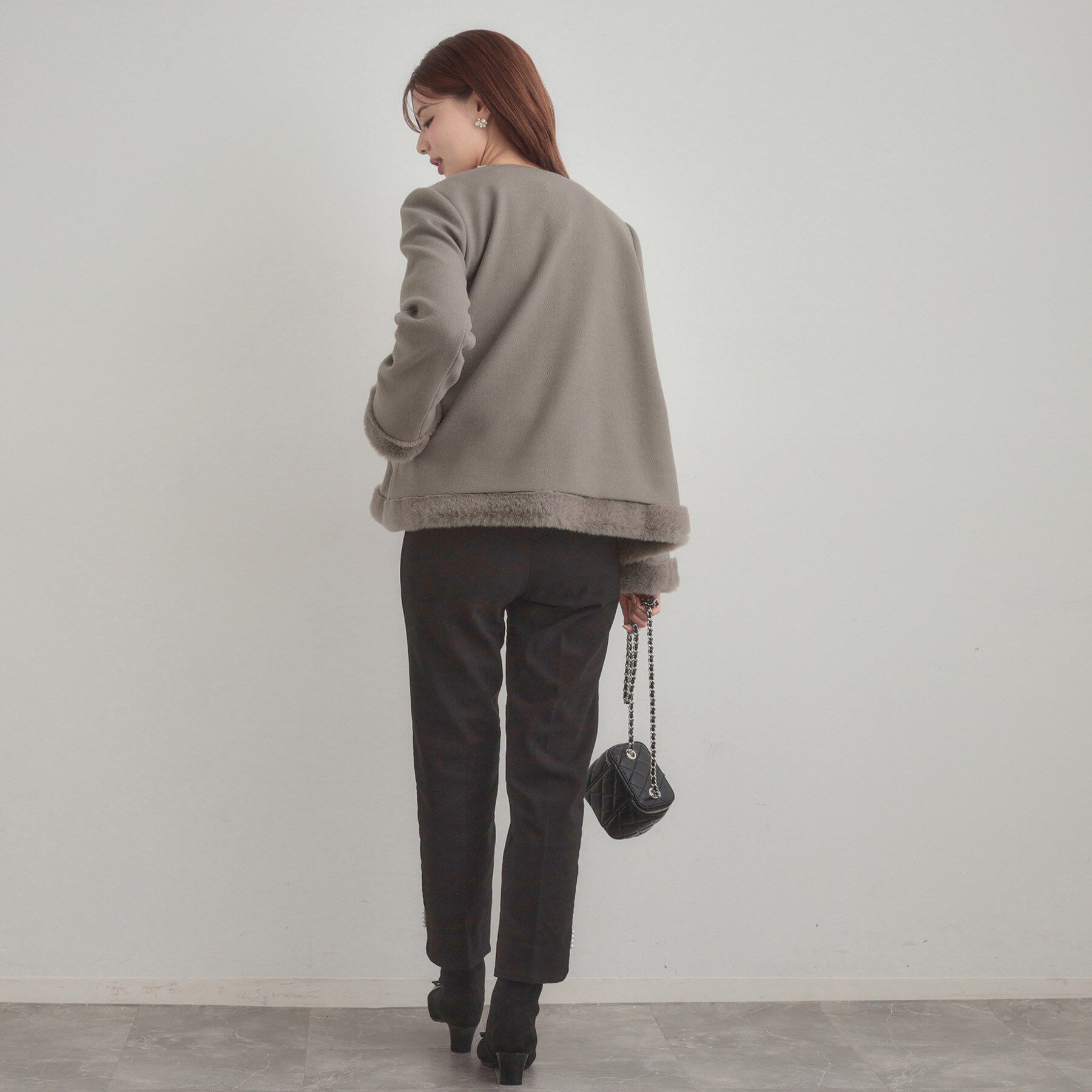 Couture broach「【大人レディ・フェイクファー取り外し可能】ケープ風ショートコート」|ノーカラーコート|